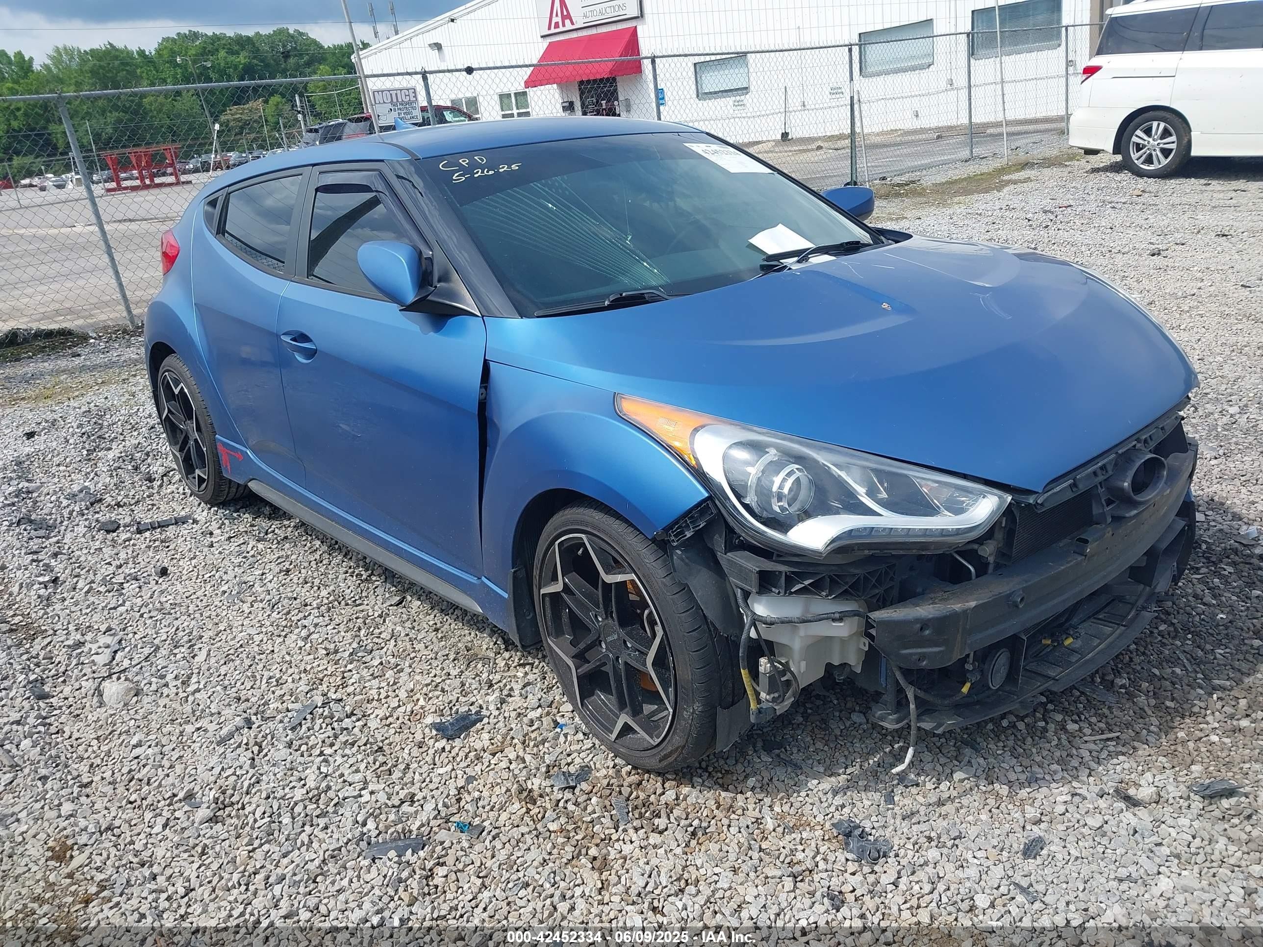 2016 Hyundai Veloster Turbo, VIN KMHTC6AE4GU261082 — Front end