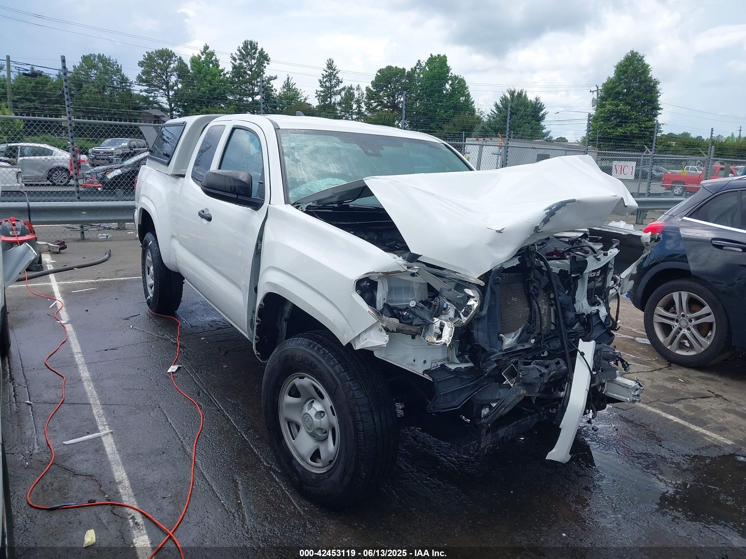 2019 Toyota Tacoma SR, VIN 5TFRX5GN5KX159530 — Front end
