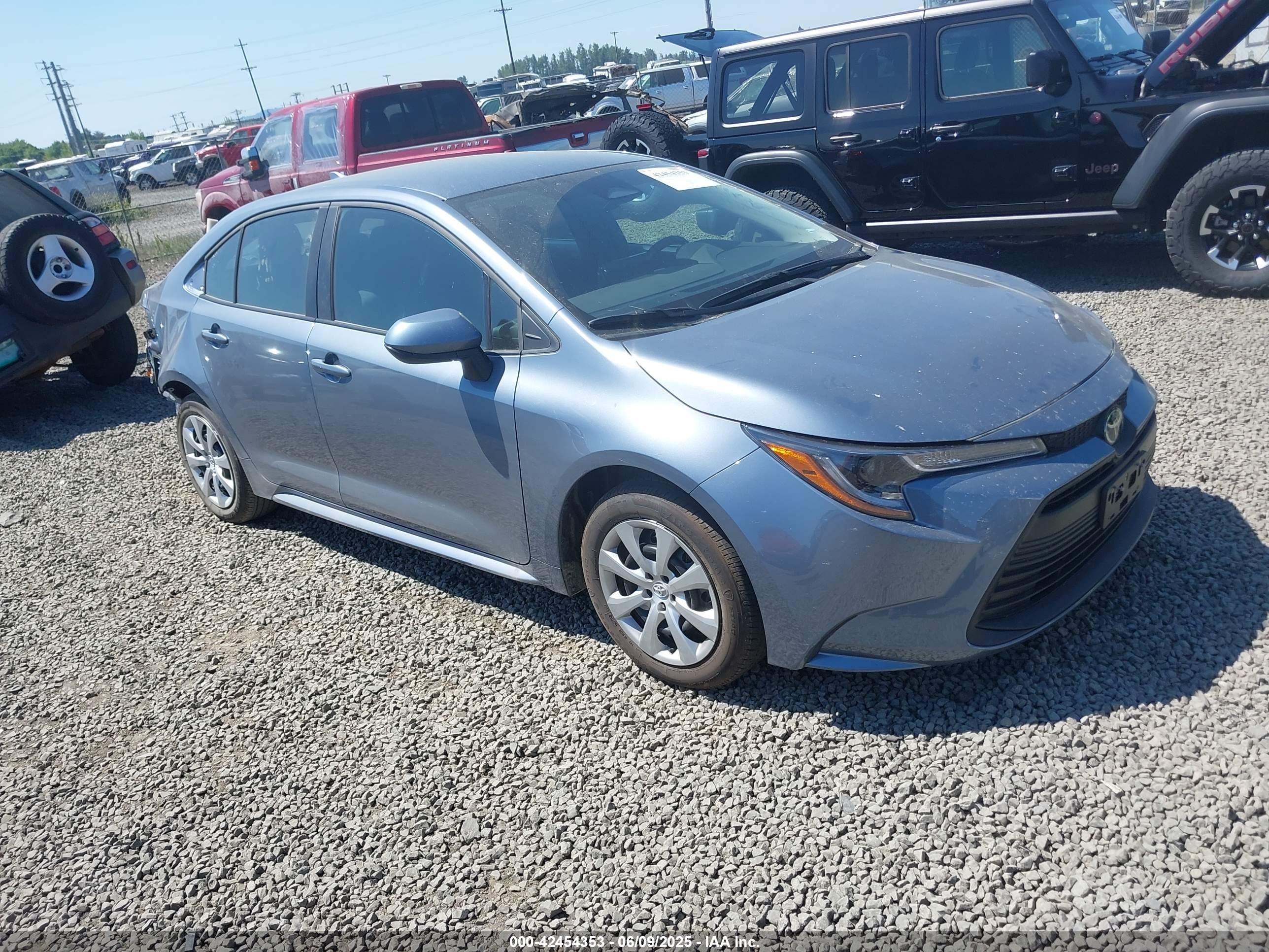 2025 Toyota Corolla LE, VIN 5YFB4MDE4SP295039 — Зад
