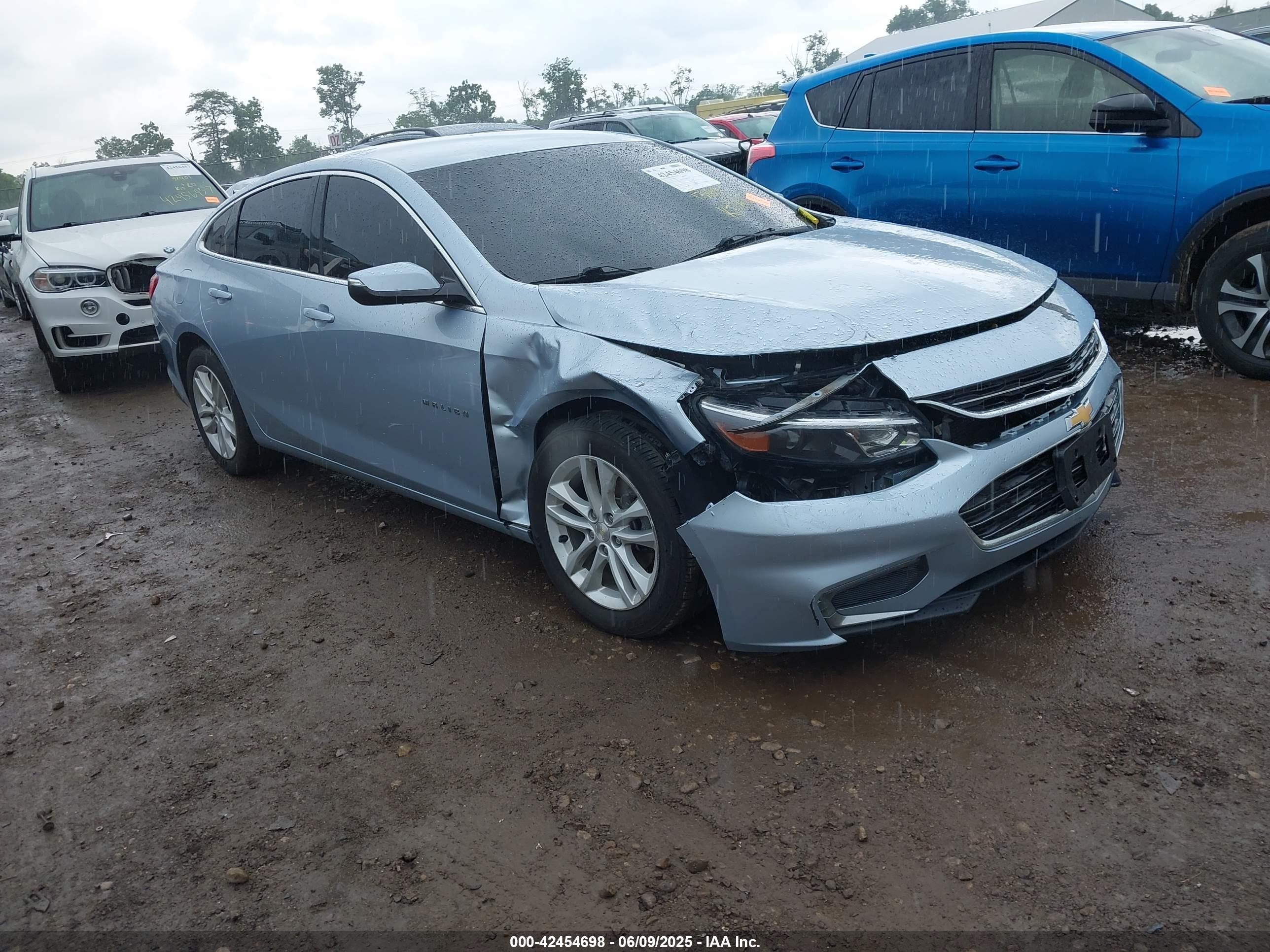 2017 Chevrolet Malibu LT, VIN 1G1ZE5ST9HF252022 — Front end