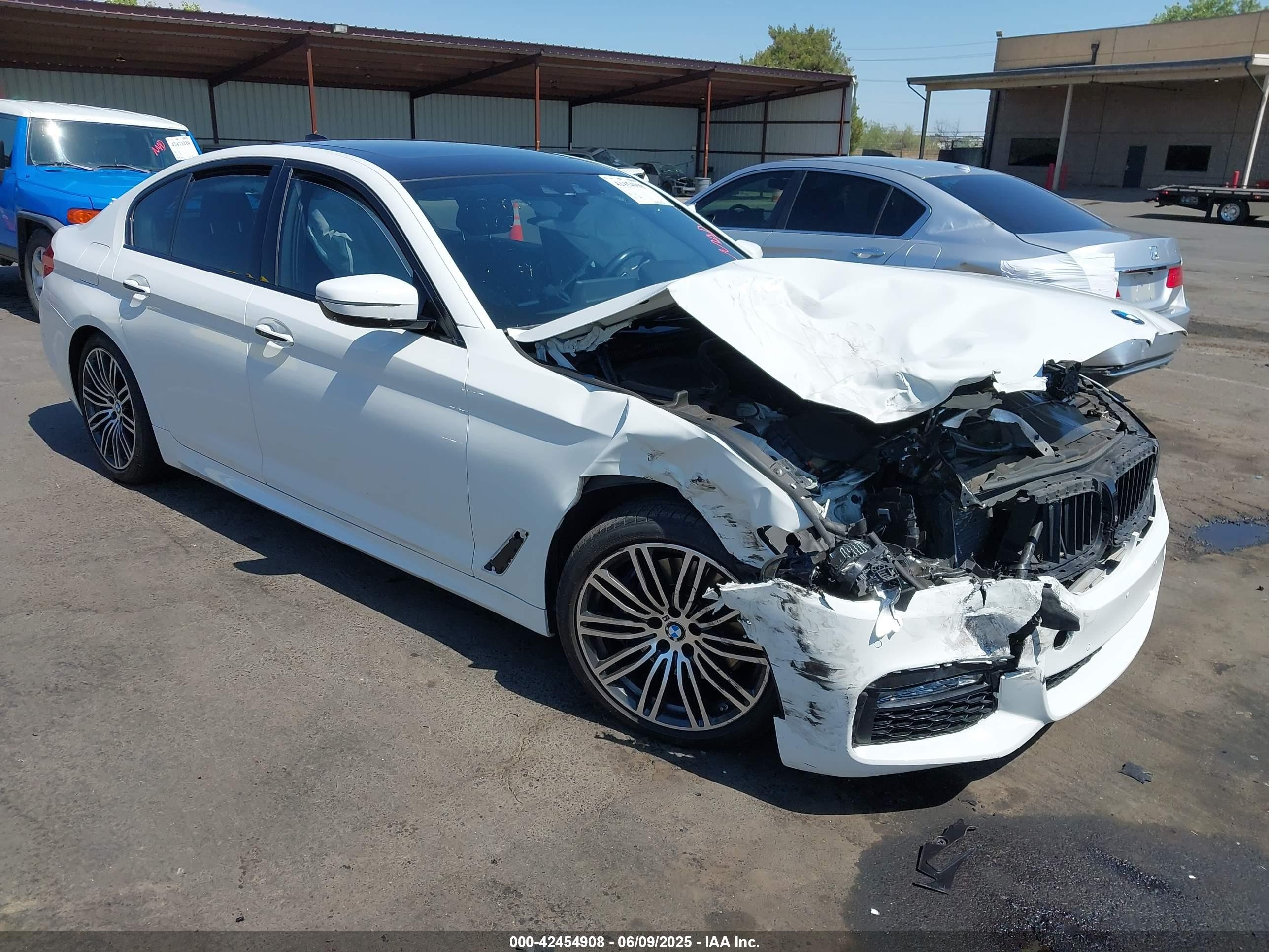2018 BMW 5 Series 530e, VIN WBAJA9C52JG622876 — Front end