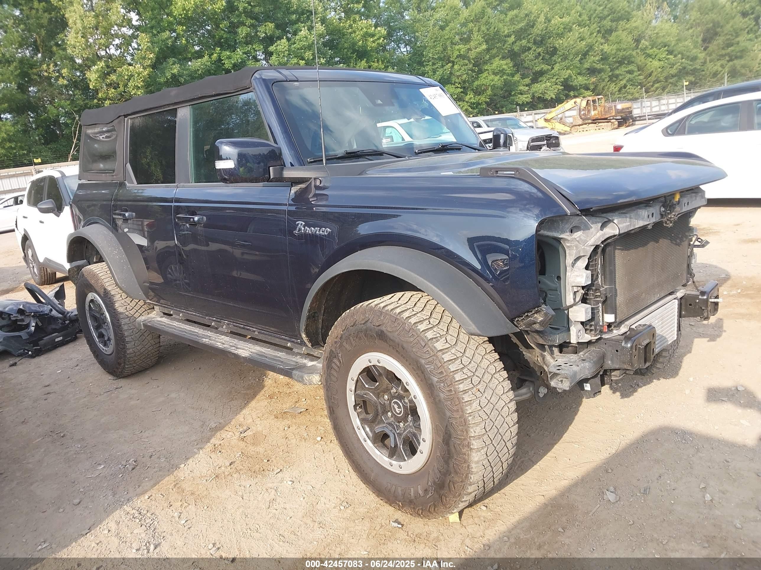 2021 Ford Bronco Wildtrak, VIN 1FMEE5DP7MLA91974 — Front end