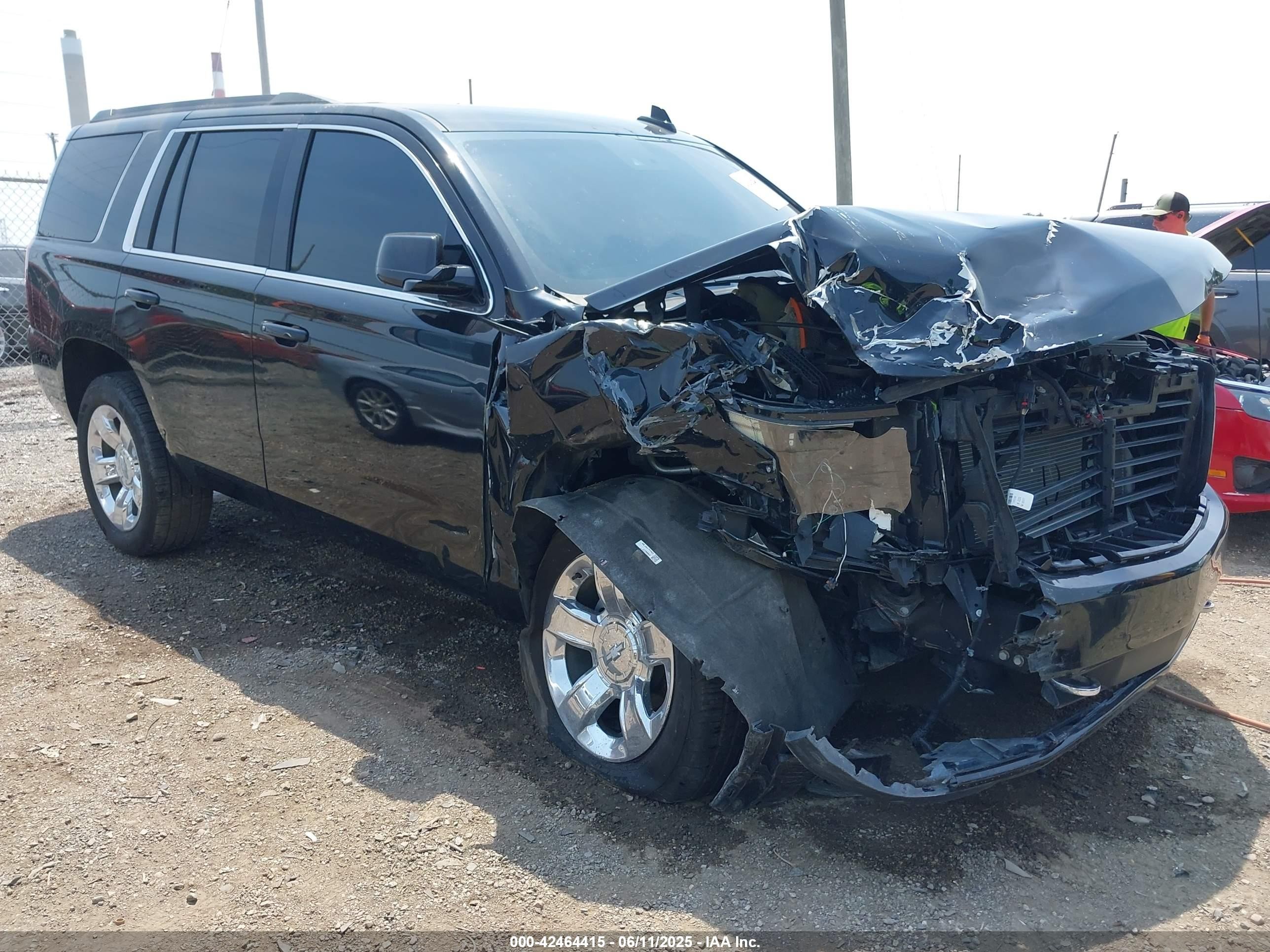 2019 Chevrolet Tahoe LT, VIN 1GNSKBKC7KR253912 — Front end