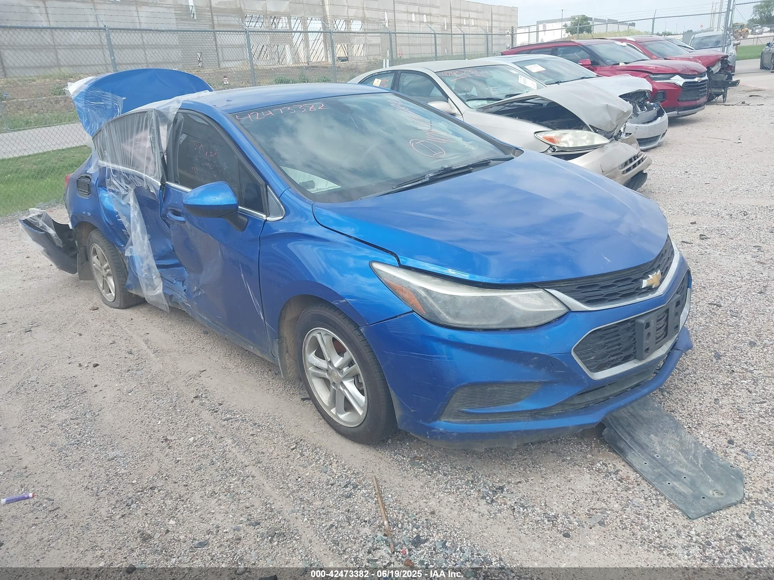2016 Chevrolet Cruze LT, VIN 1G1BE5SM8G7283278 — Rear end
