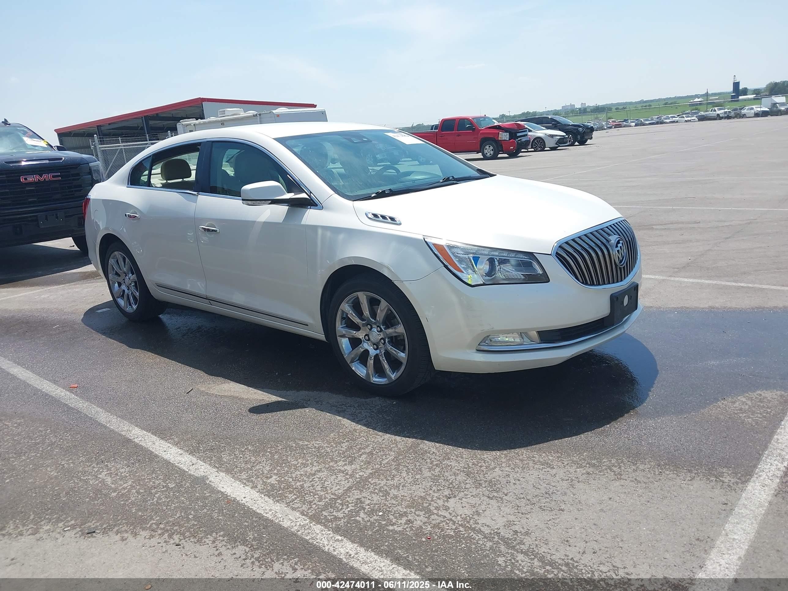2014 Buick LaCrosse Premium I, VIN 1G4GD5G31EF211109 — Vandalism