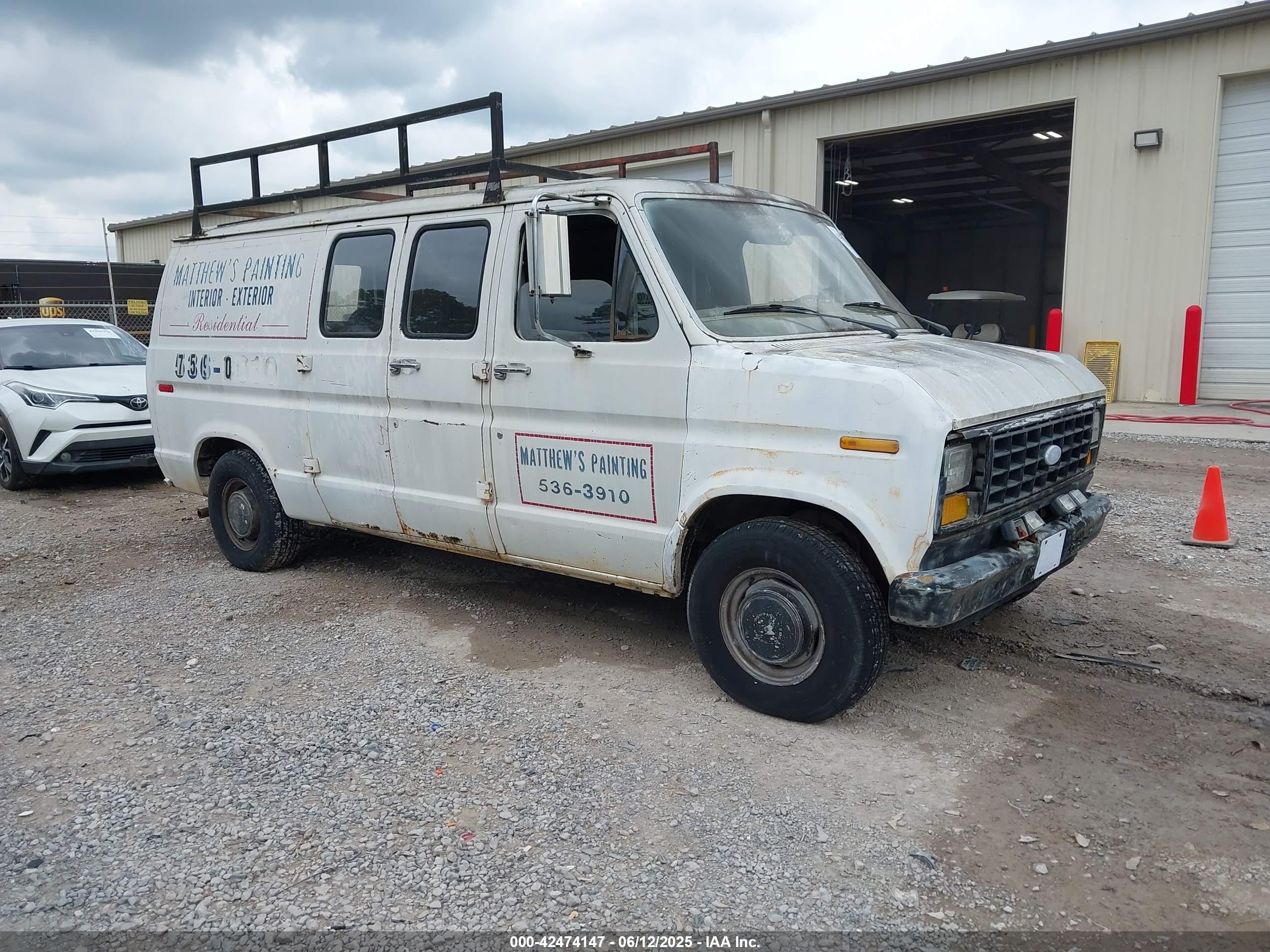 1983 Ford Econoline, VIN 1FTDE04Y3DHB40277 — Перед