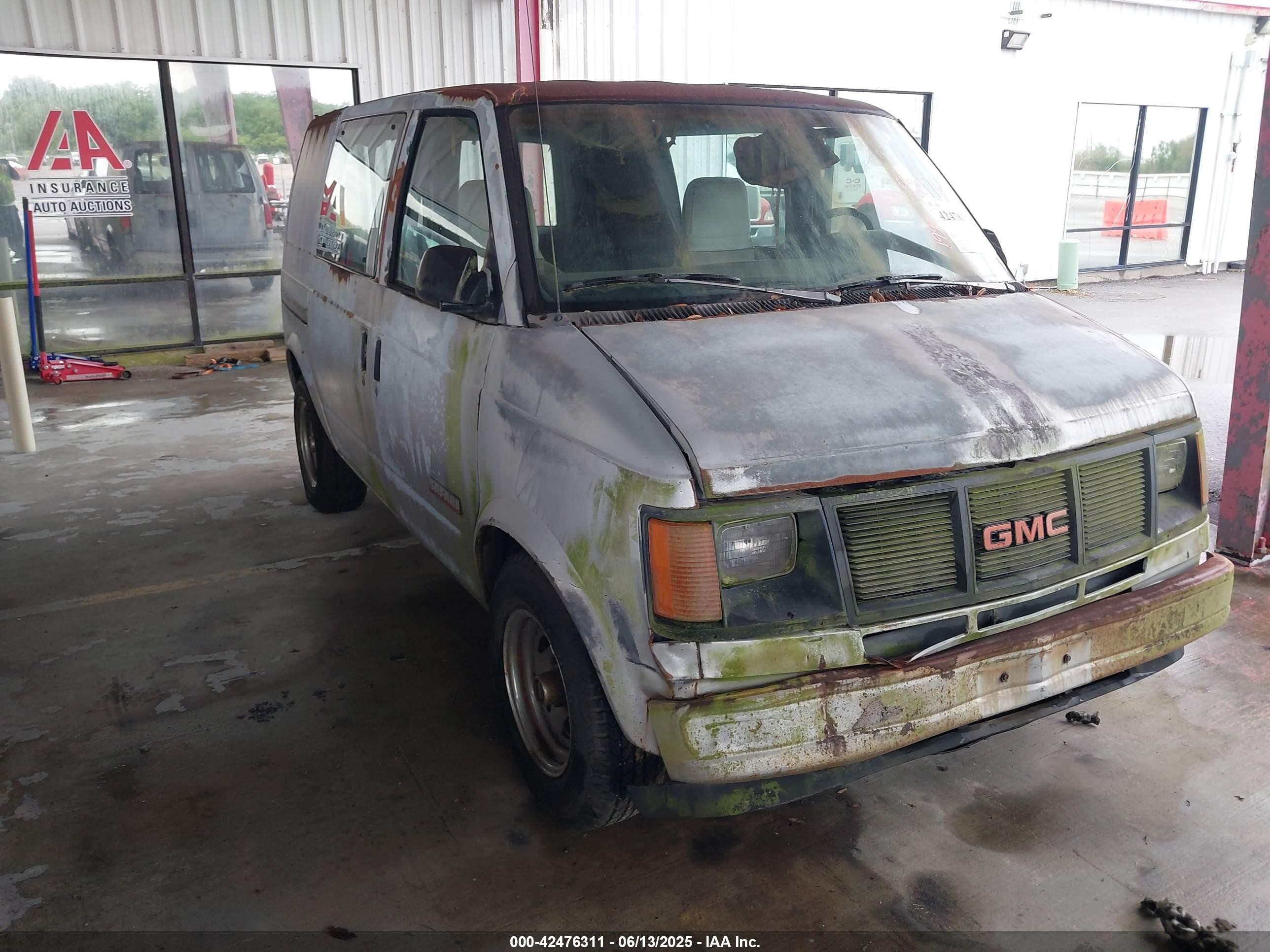 1990 GMC Safari, VIN 1GKDM15Z4LB539818 — Mechanical