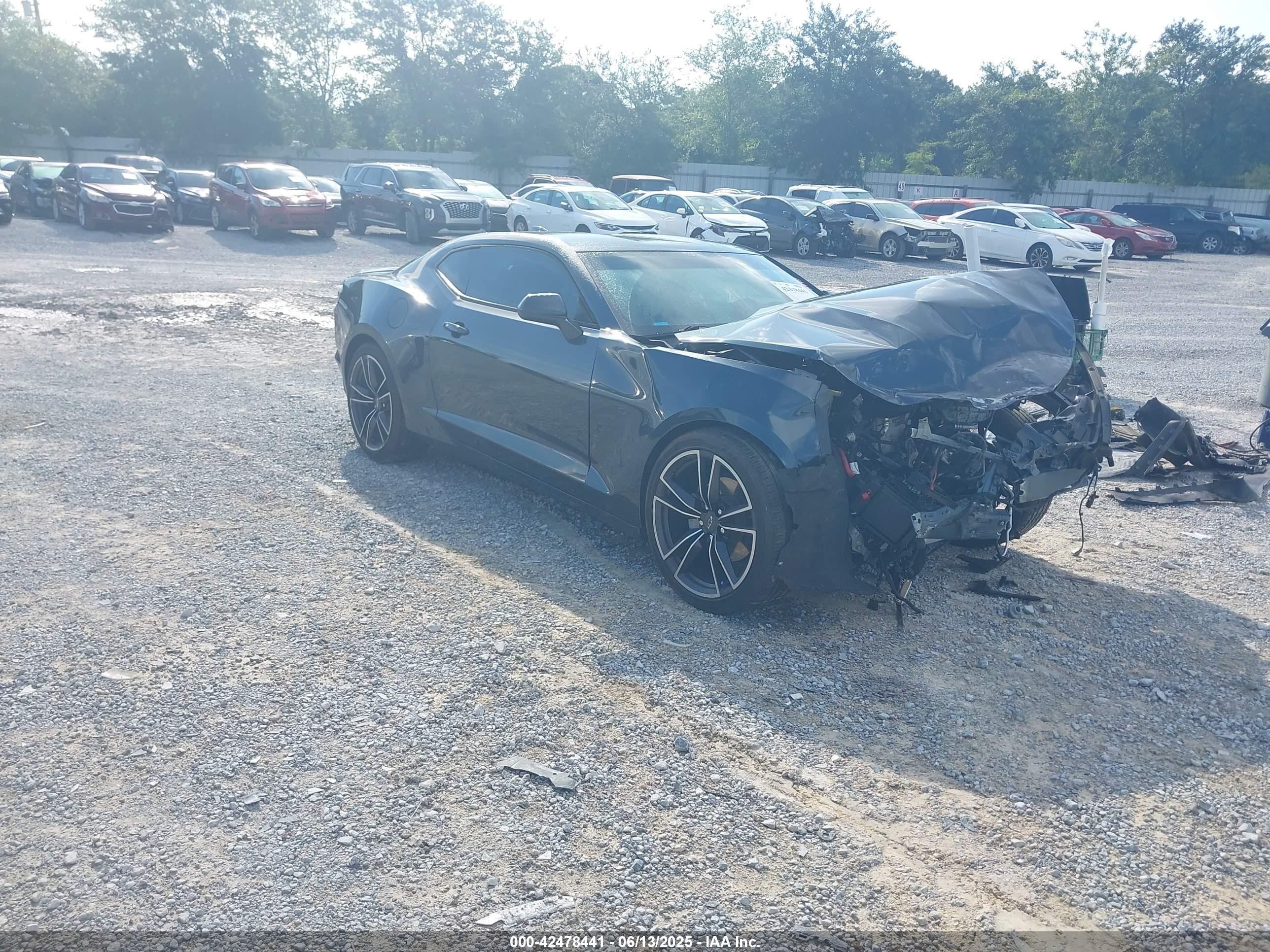 2021 Chevrolet Camaro 1LS, VIN 1G1FB1RX8M0124168 — Front end
