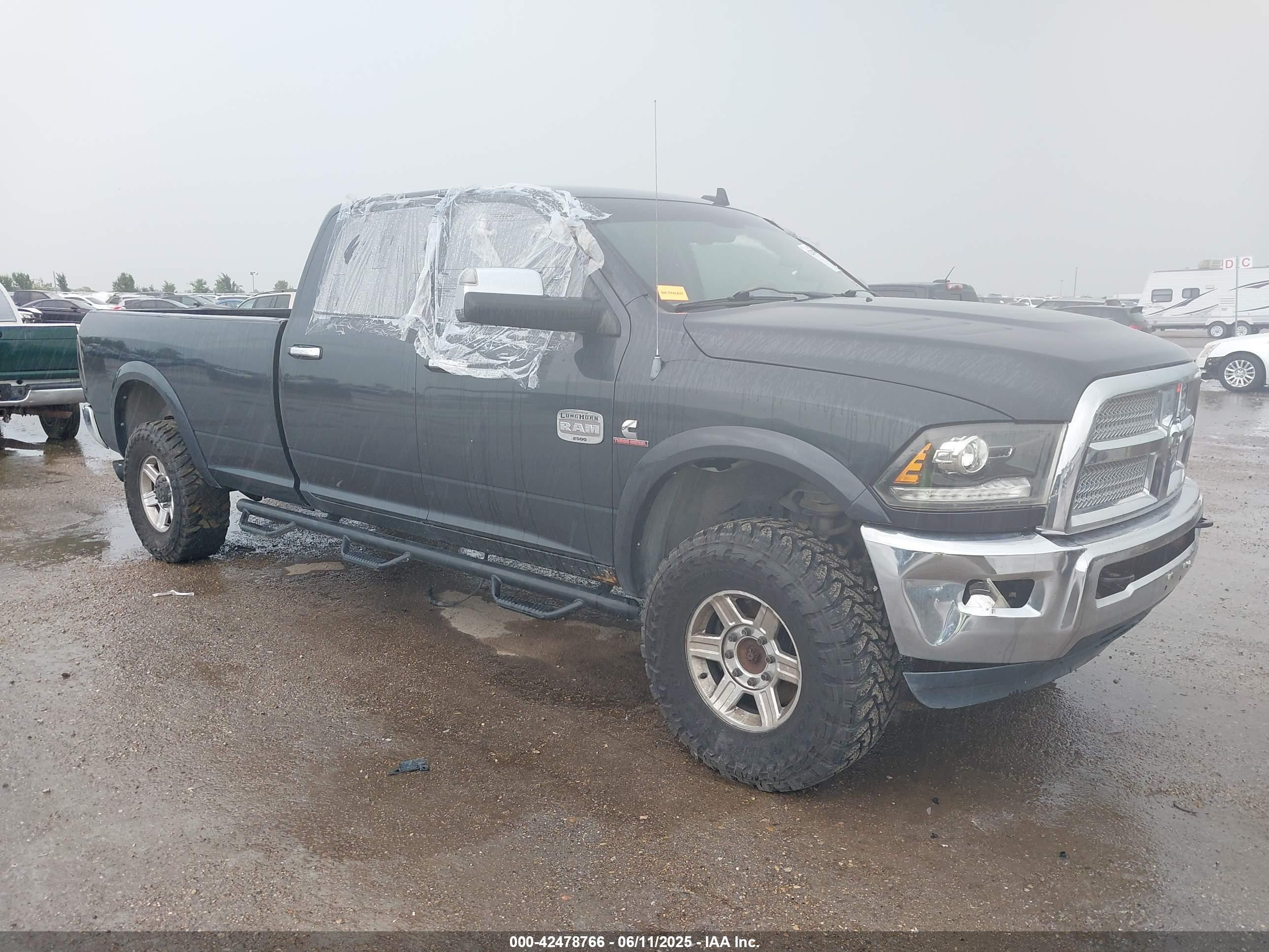 2013 Ram 2500 Laramie Longhorn, VIN 3C6UR5LL6DG570829 — Фото с аукциона