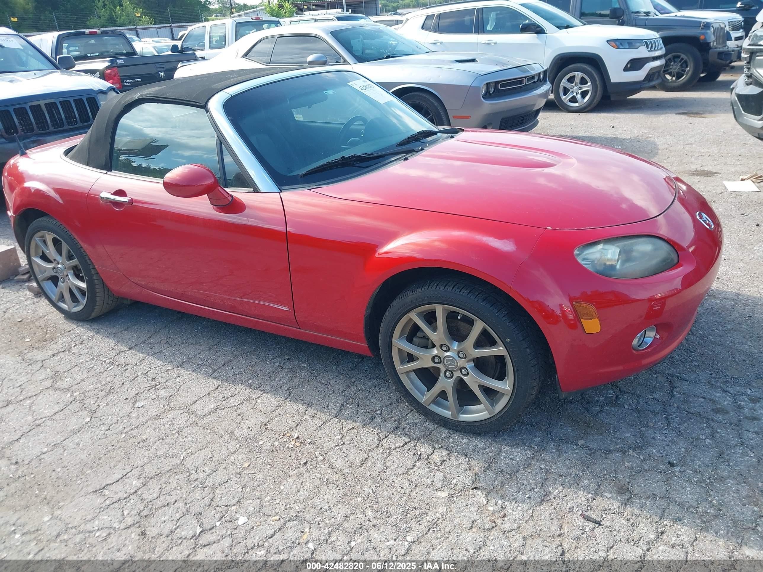2006 Mazda MX-5 Miata Grand Touring, VIN JM1NC25F060103269 — Side