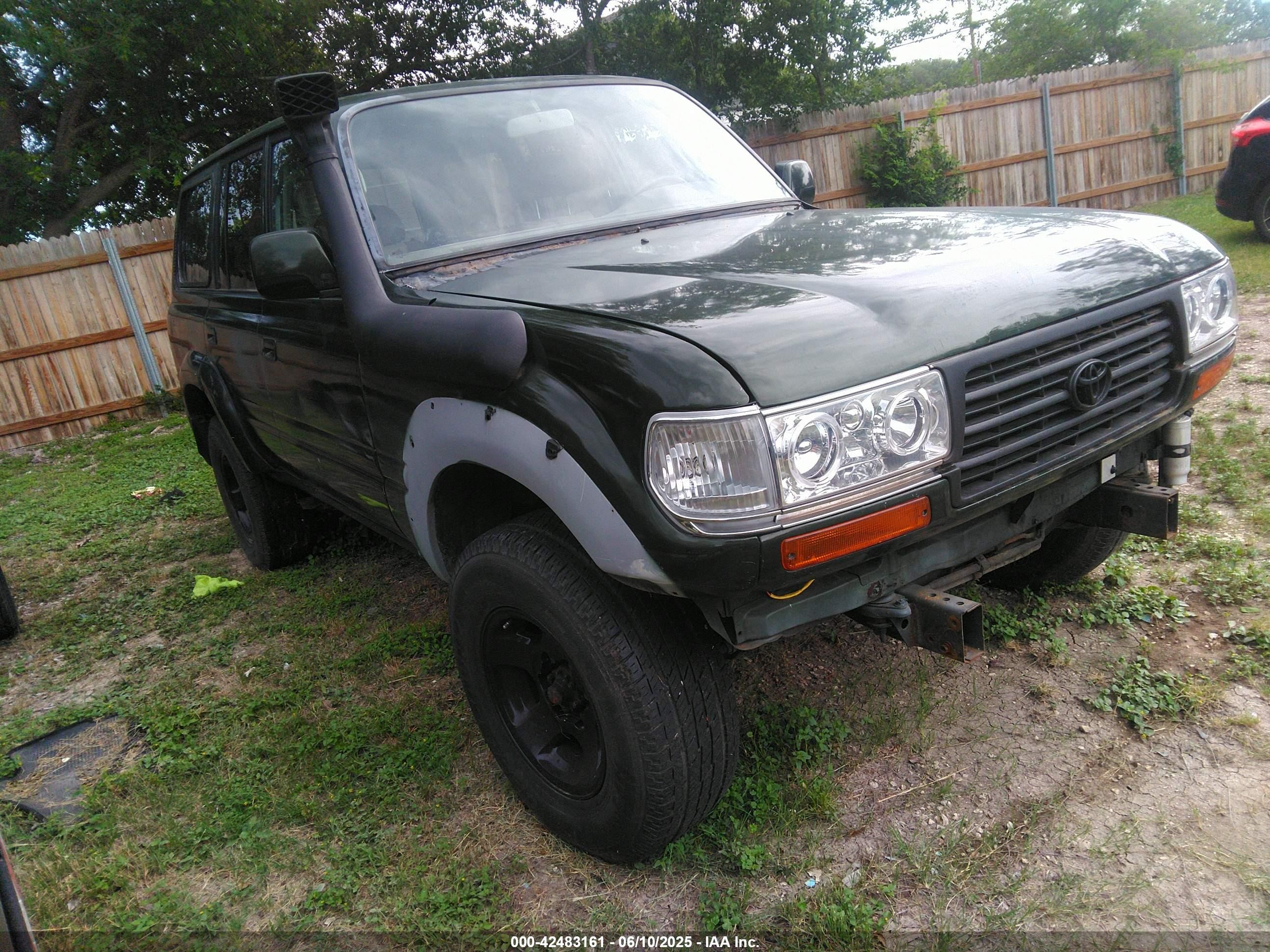 1995 Toyota Land Cruiser, VIN JT3DJ81W7S0111278 — Auction photo 1 of 16