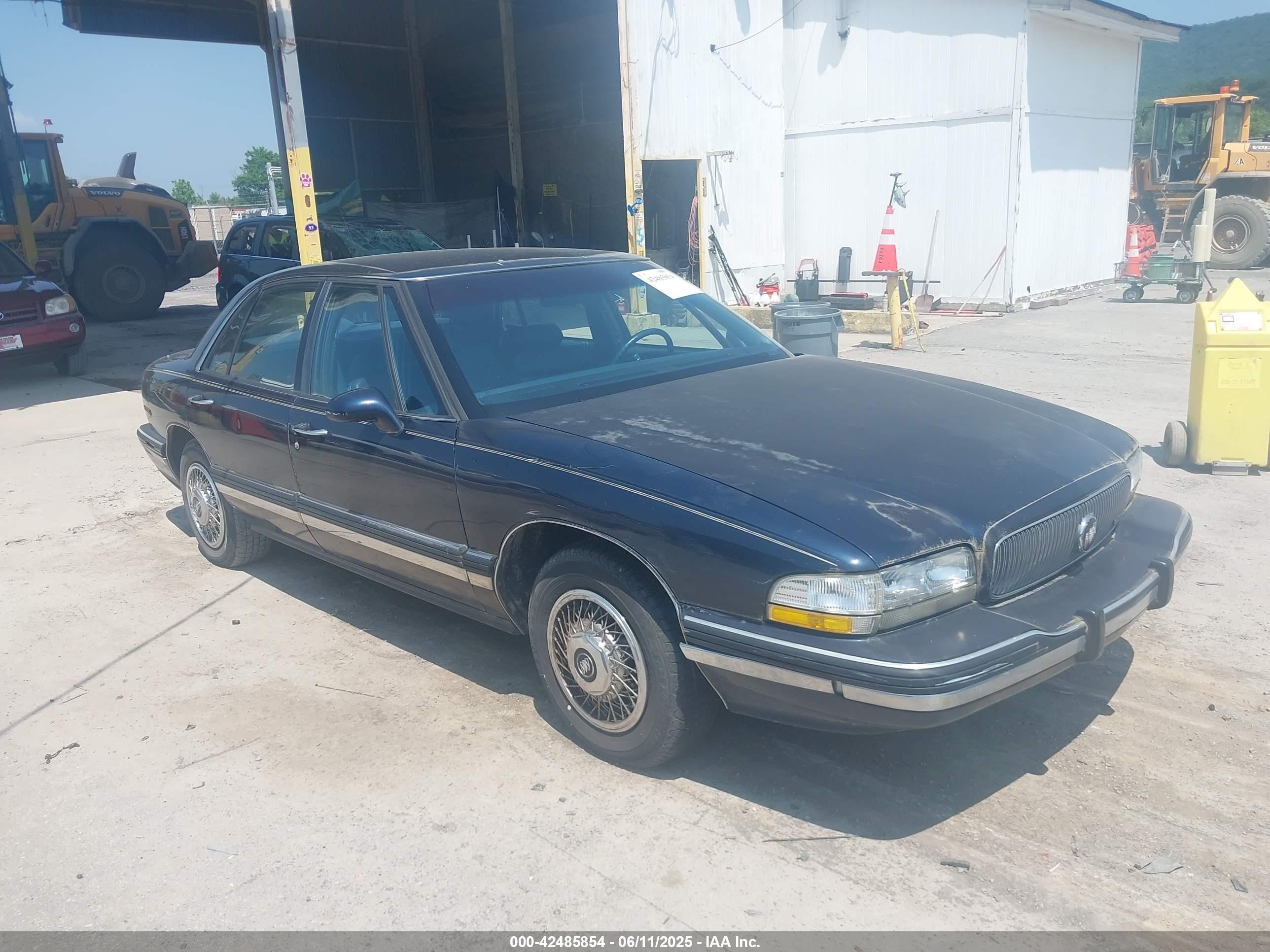 1992 Buick LeSabre Ltd, VIN 1G4HR53L7NH516906 — Бок