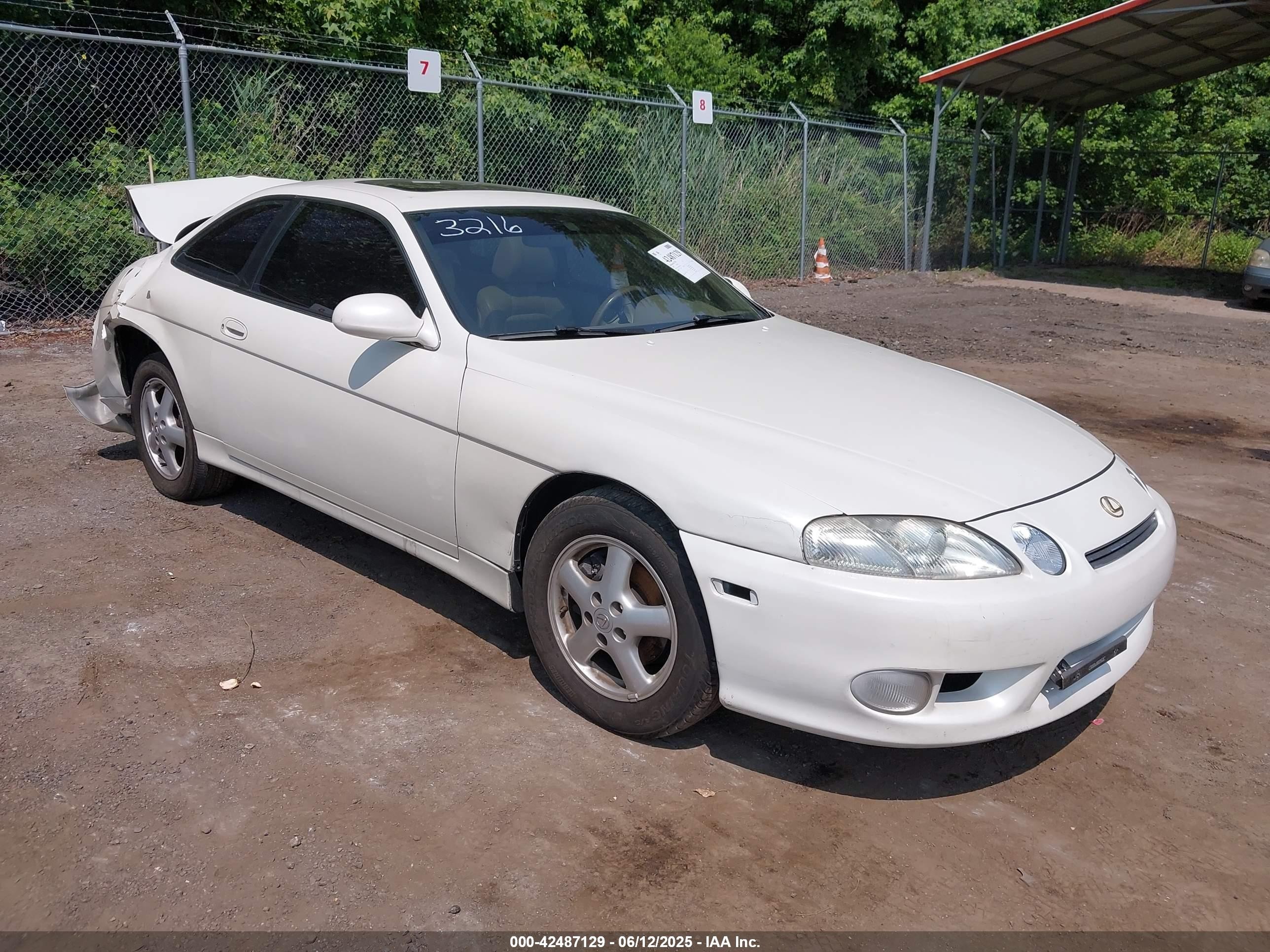 1997 Lexus SC 400, VIN JT8CH32Y0V0053216 — Rear end