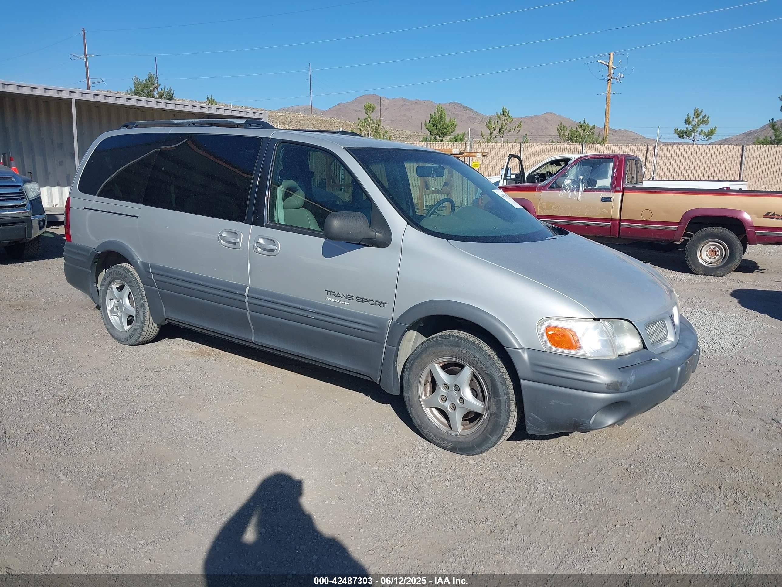 1998 Pontiac Trans Sport, VIN 1GMDX03E3WD175649 — Normal wear
