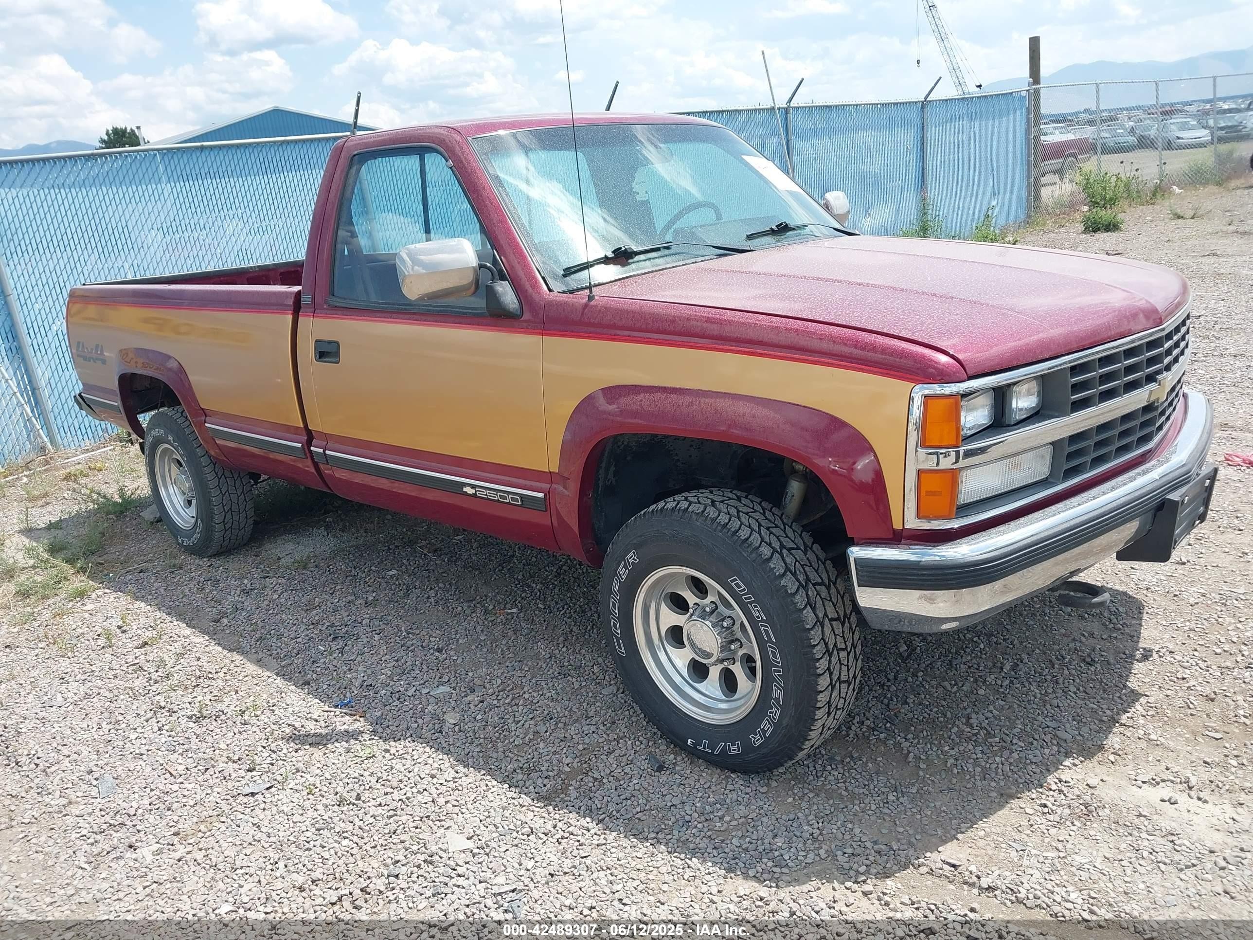 1989 Chevrolet K2500, VIN 1GCGK24K1KE248831 — Rear end