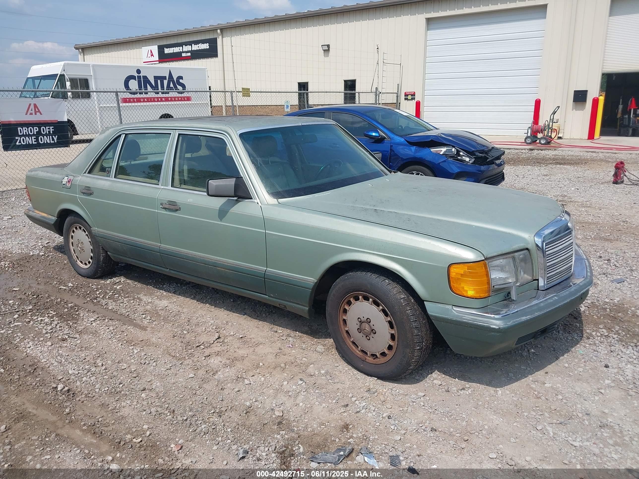 1990 Mercedes-Benz 420 SEL, VIN WDBCA35E3LA537426 — Mechanical