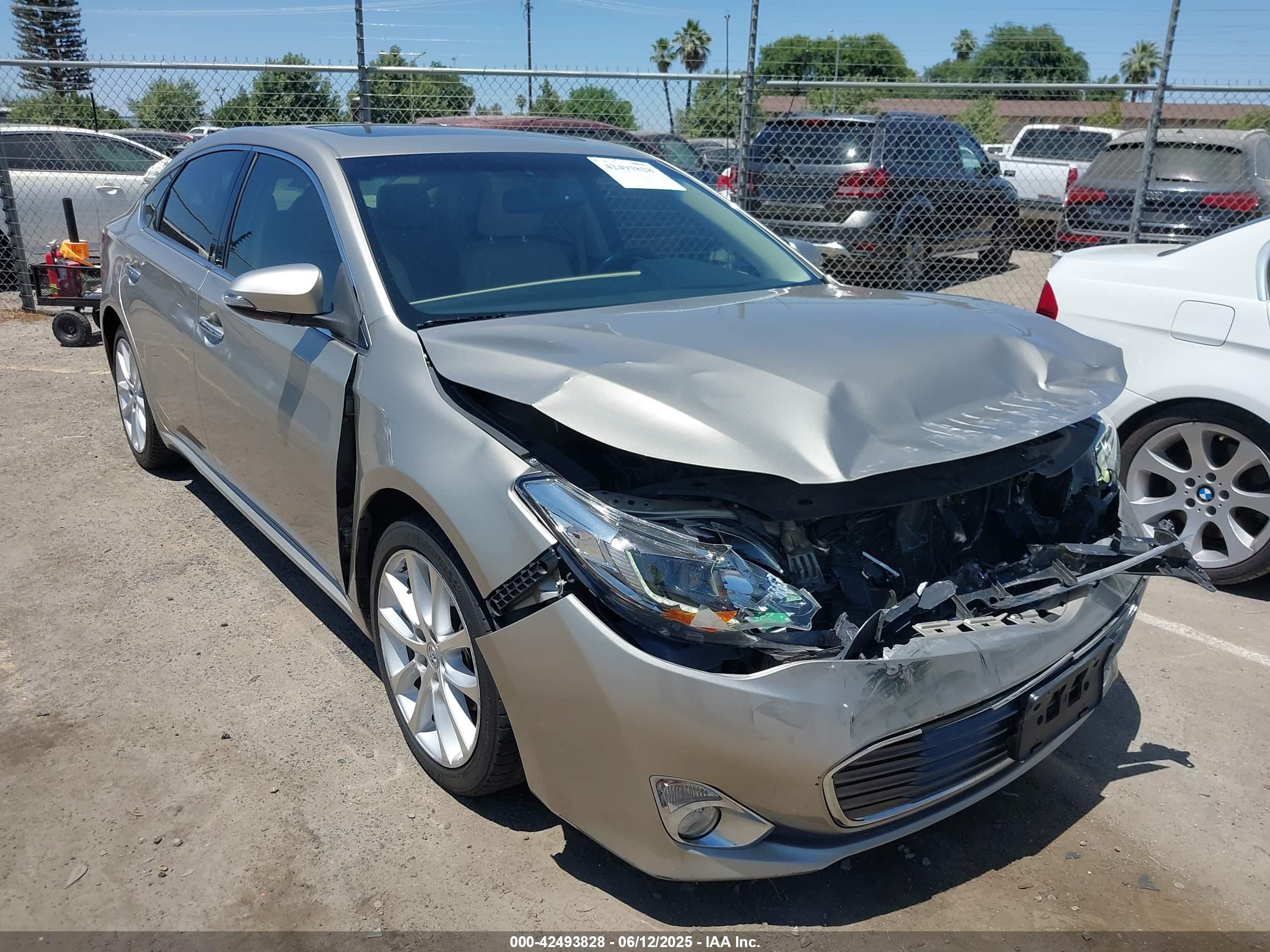 2015 Toyota Avalon Limited, VIN 4T1BK1EB0FU172156 — Front end