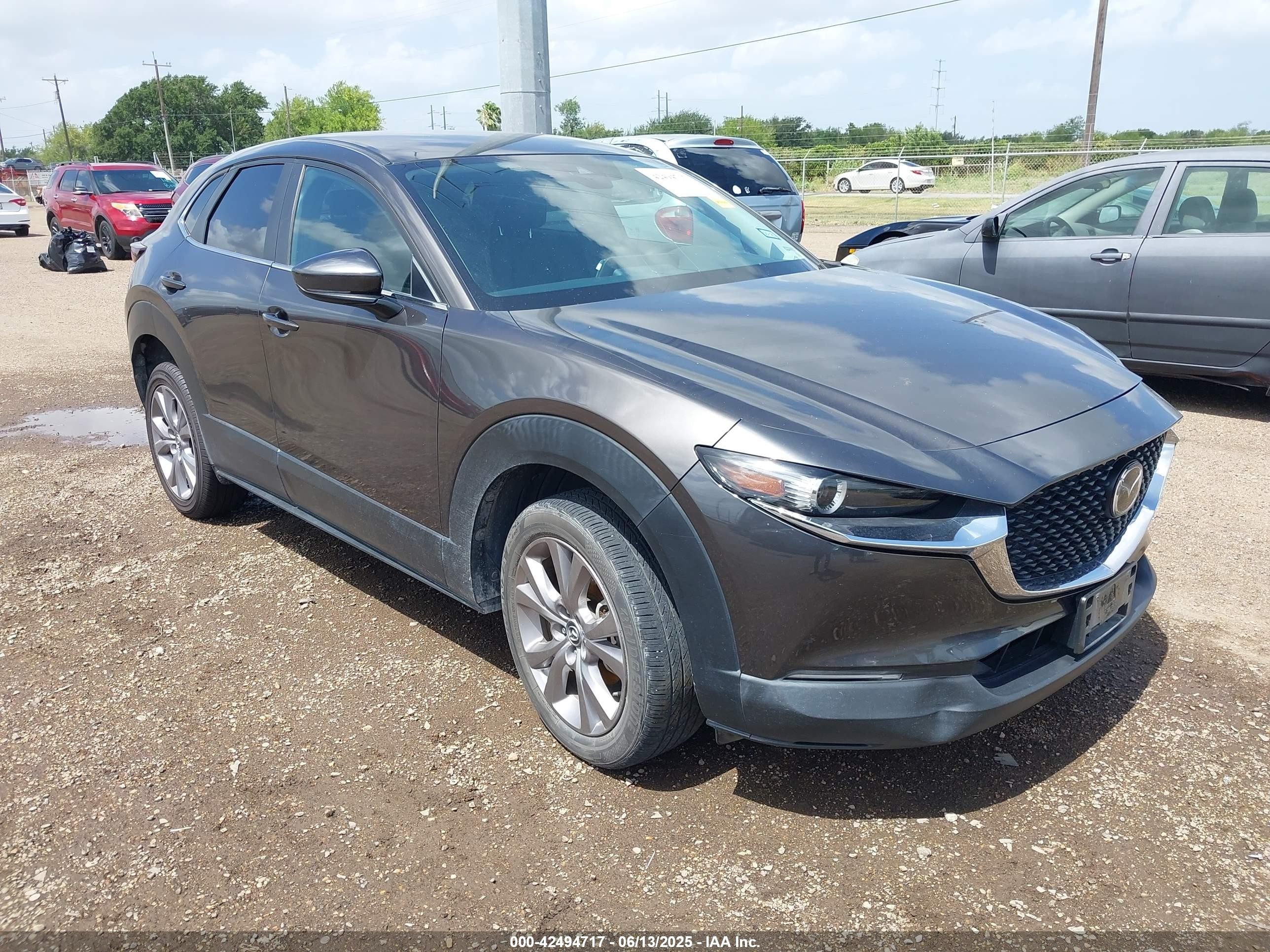 2021 Mazda CX-30 Select, VIN 3MVDMABL7MM221566 — Front end