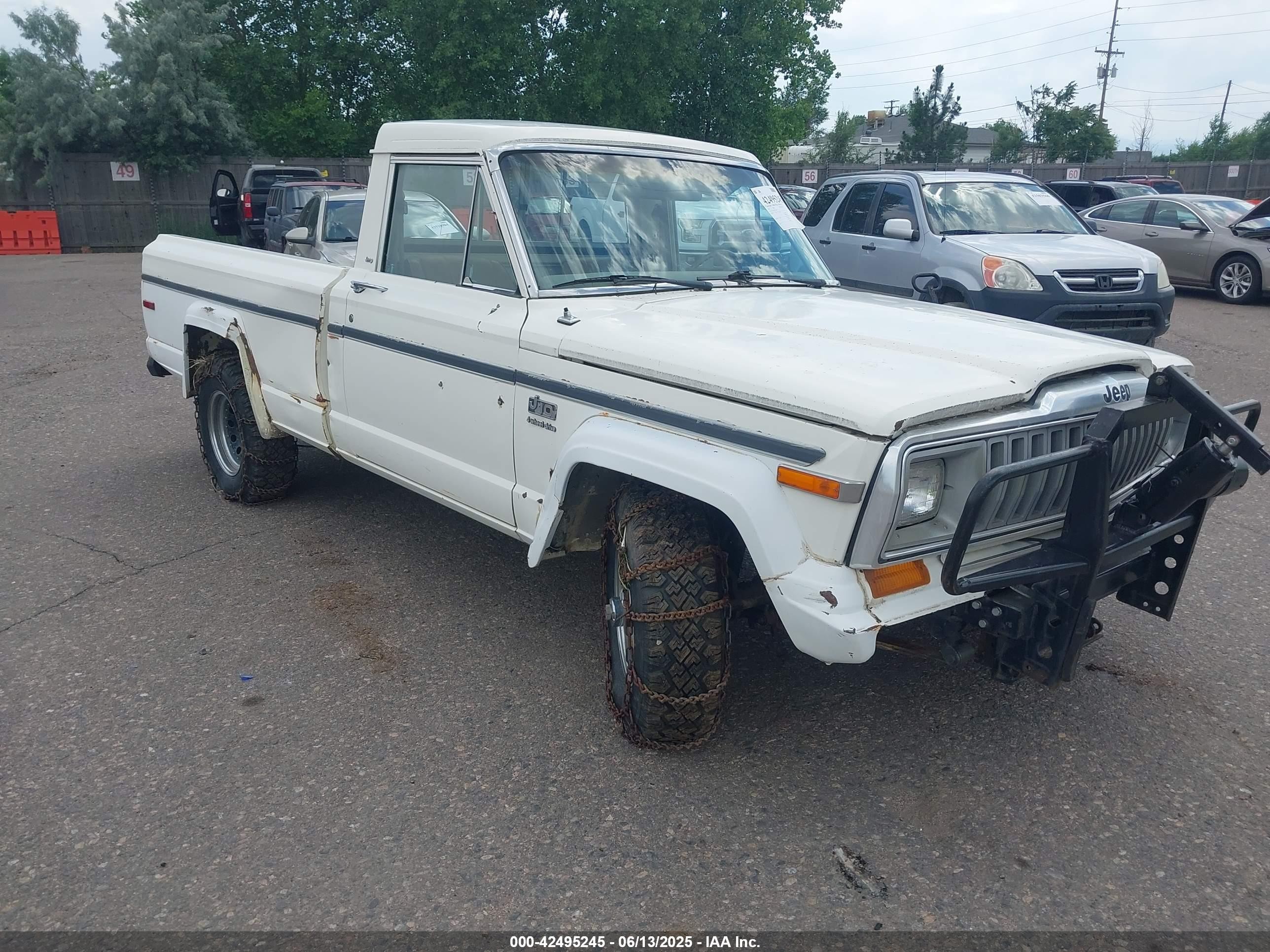1982 Jeep J10, VIN 1JTCM25N1CT012385 — Side