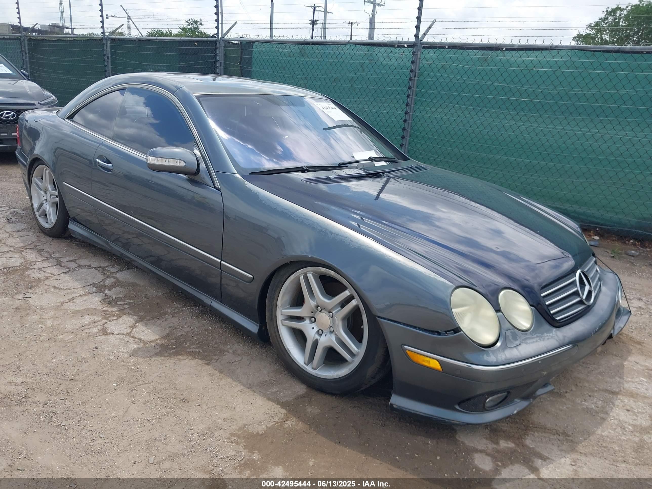 2006 Mercedes-Benz CL 500, VIN WDBPJ75J36A046896 — Front end