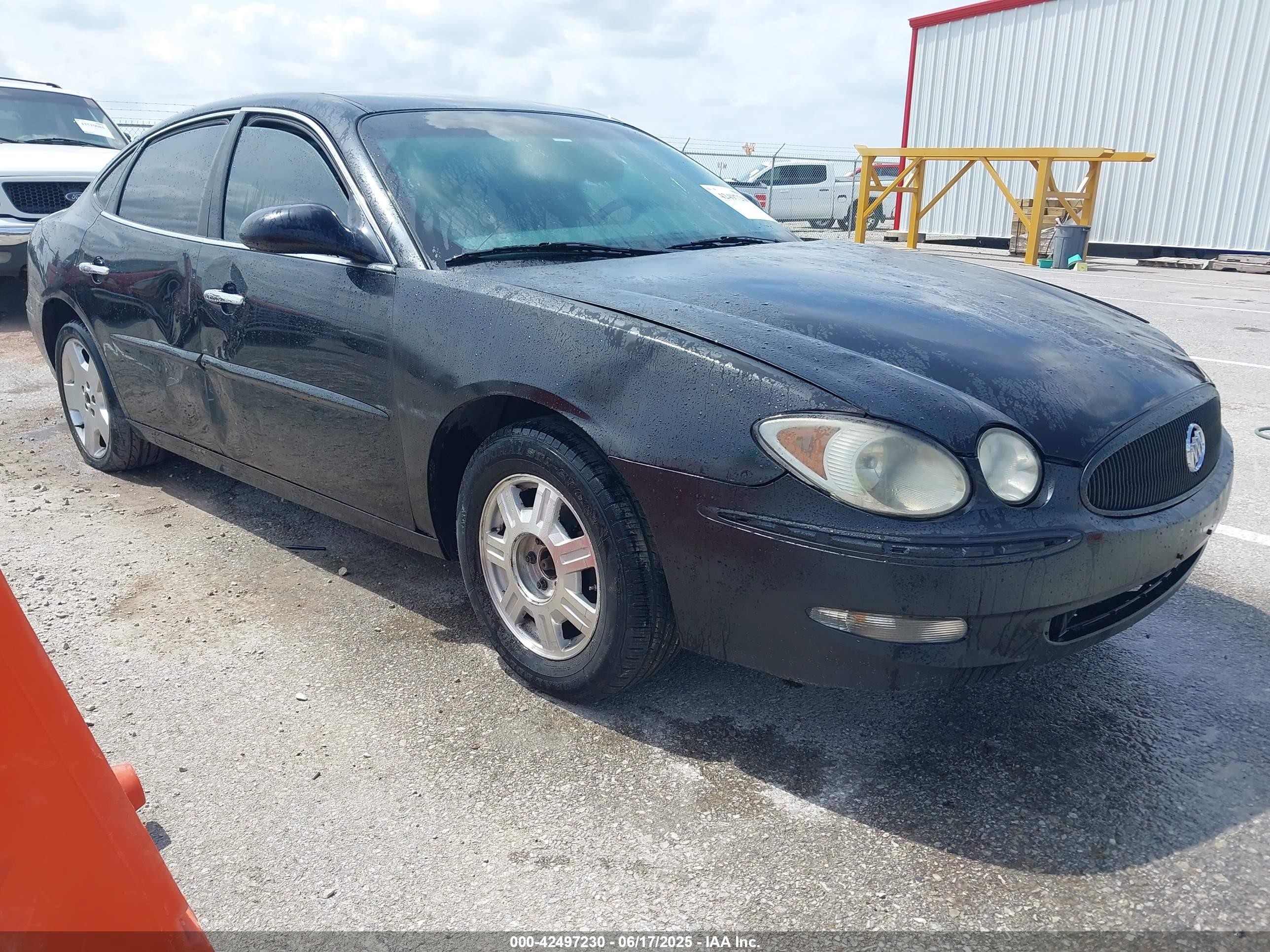 2007 Buick LaCrosse CXL, VIN 2G4WD552571117945 — Side