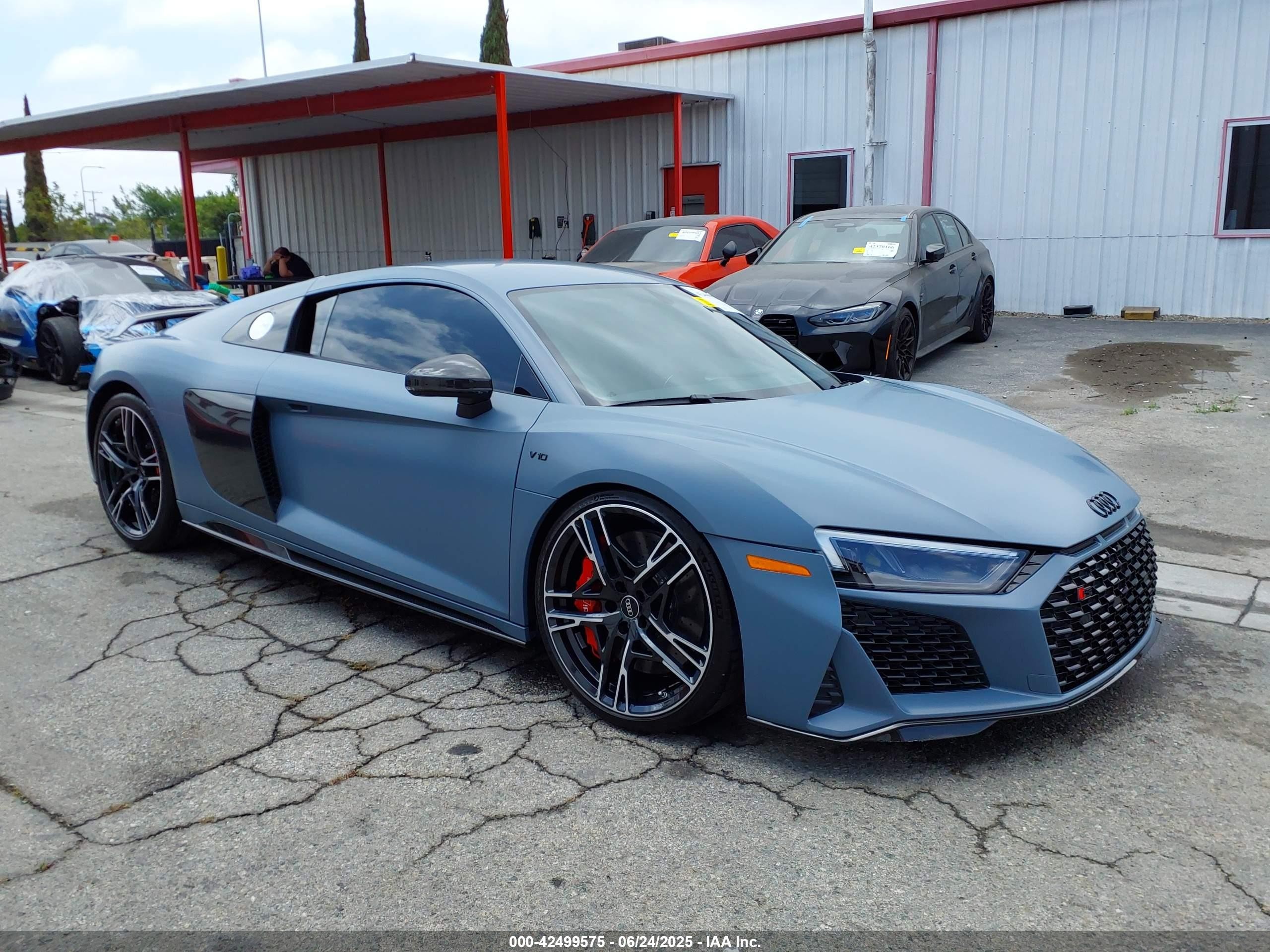 2023 Audi R8 performance quattro, VIN WUAKBAFX4P7902281 — Перед