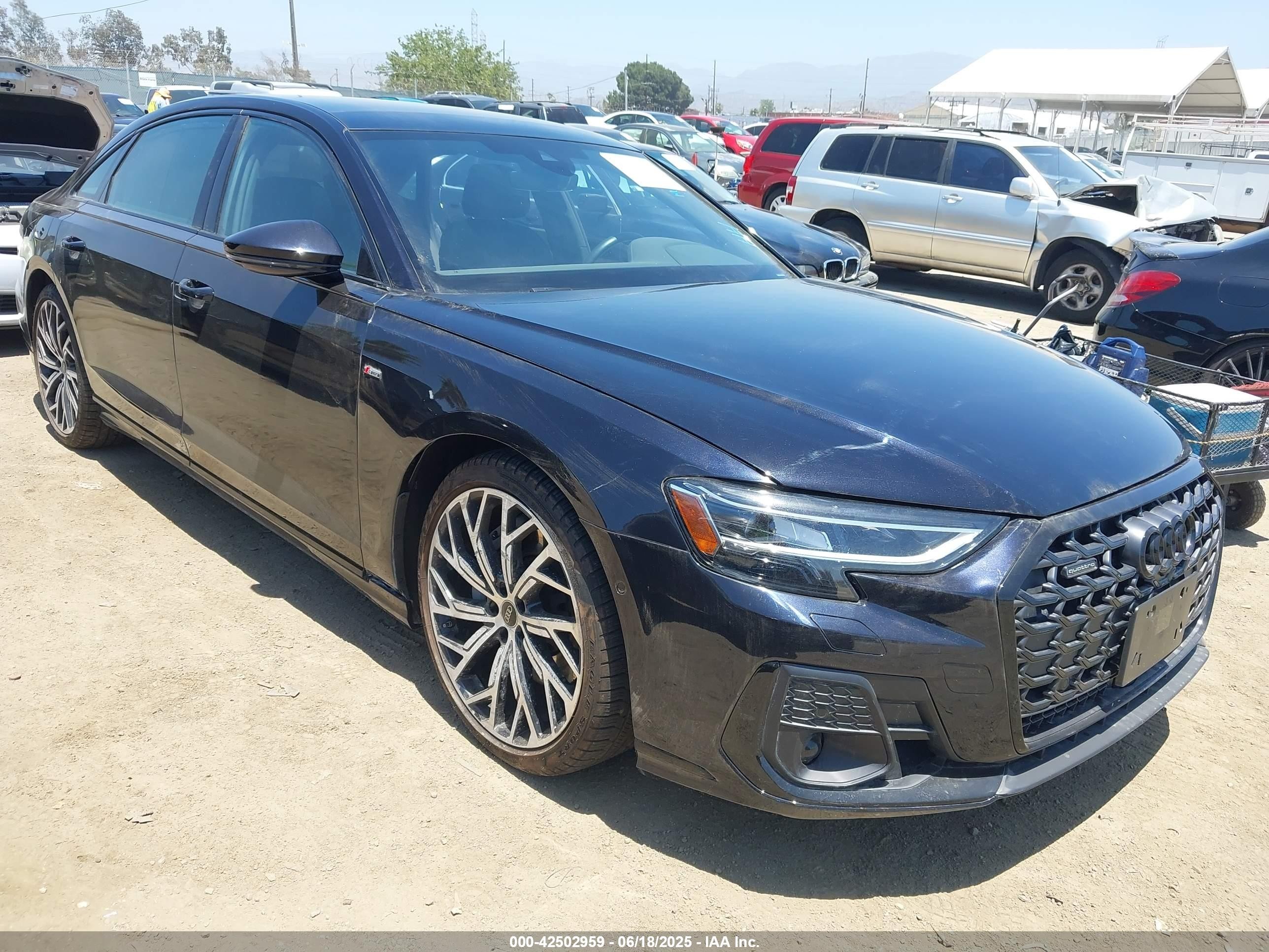 2024 Audi A8, VIN WAULDAF89RN003075 — Бок