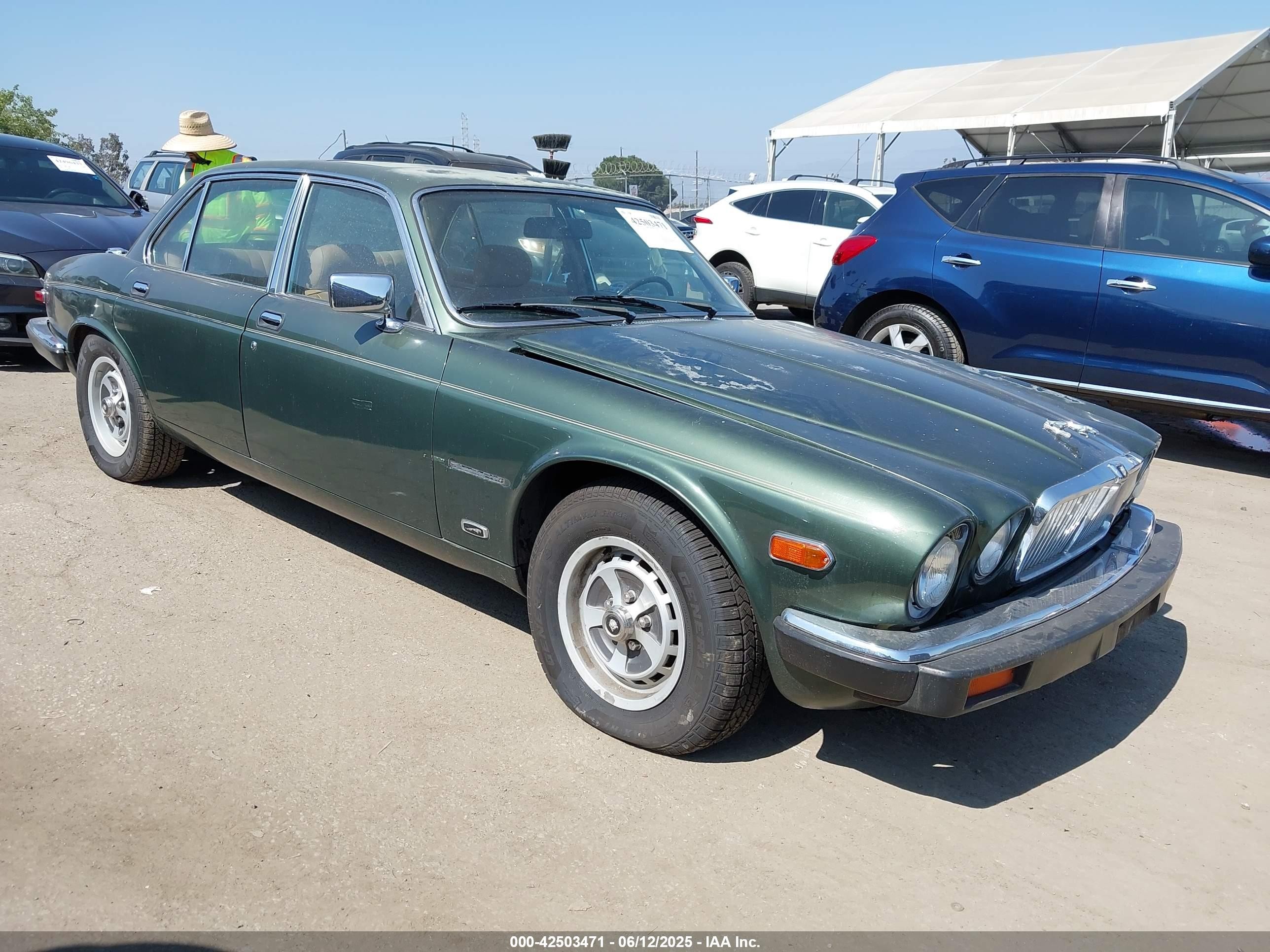 1987 Jaguar XJ, VIN SAJAV1343HC469296 — Front end