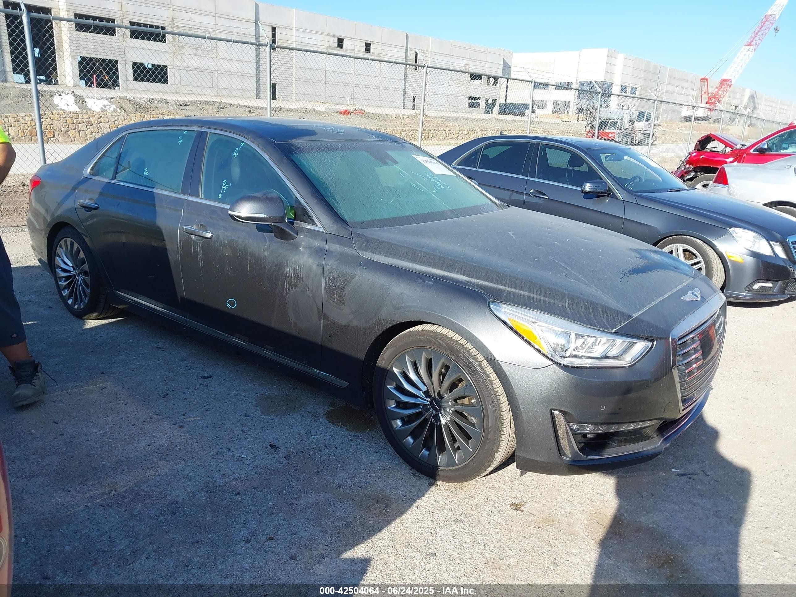 2019 Genesis G90 Ultimate, VIN KMTF54JH2KU061709 — Auction photo 1 of 18
