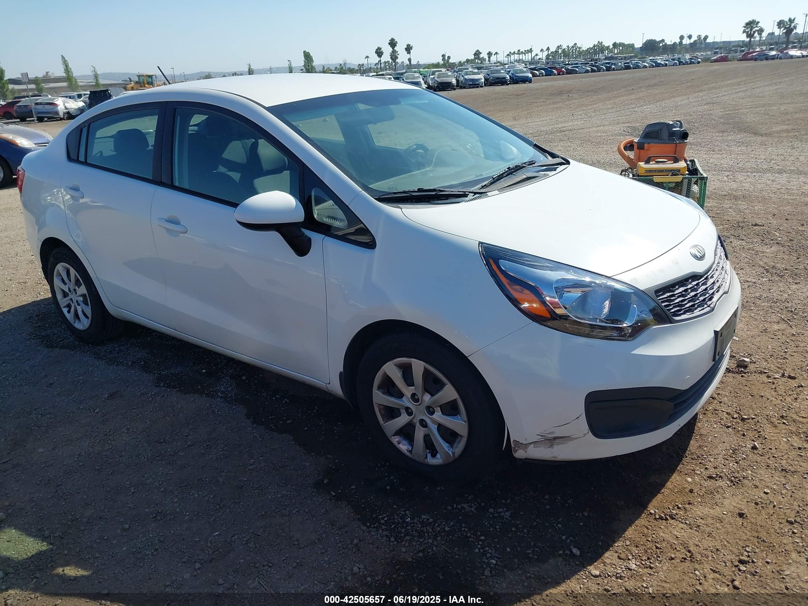 2013 Kia Rio LX, VIN KNADM4A36D6153620 — Front end