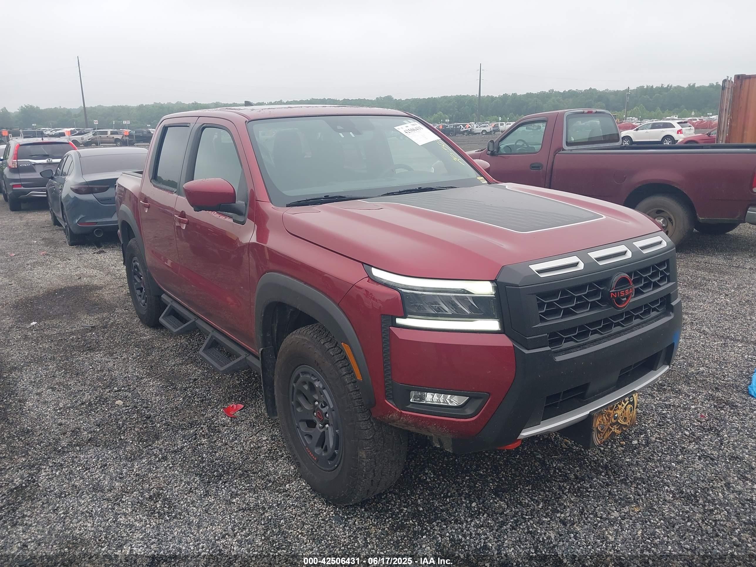 2025 Nissan Frontier SV, VIN 1N6ED1EK1SN621678 — Бок