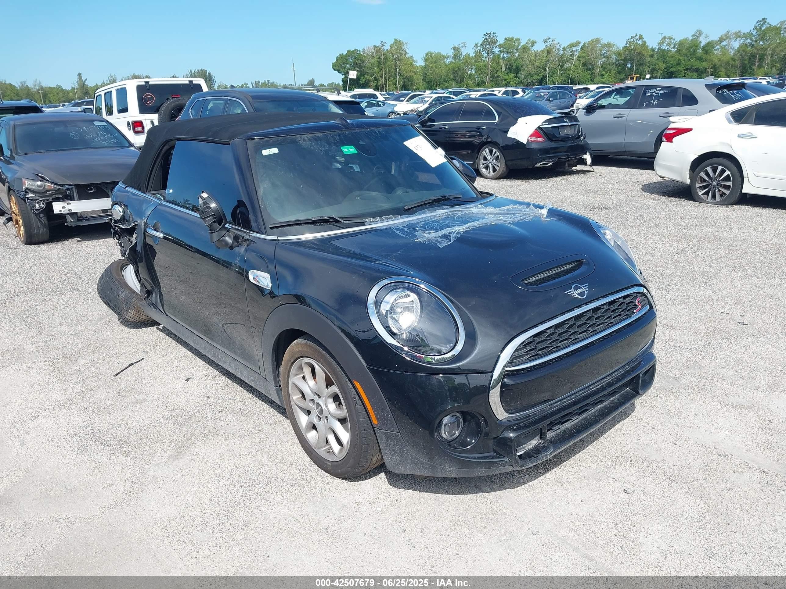 2021 MINI Convertible Cooper S, VIN WMWWJ5C0XM3M08622 — Зад