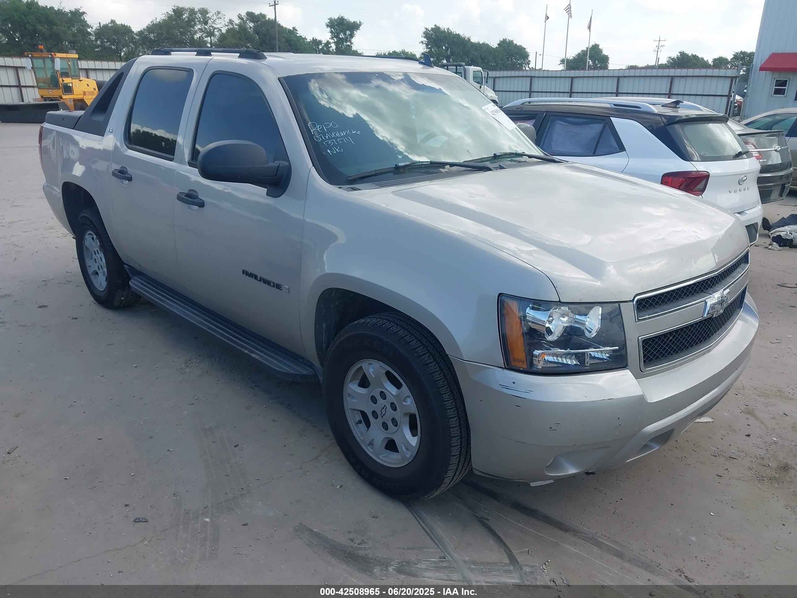 2007 Chevrolet Avalanche LTZ, VIN 3GNEC12057G137514 — Repossession