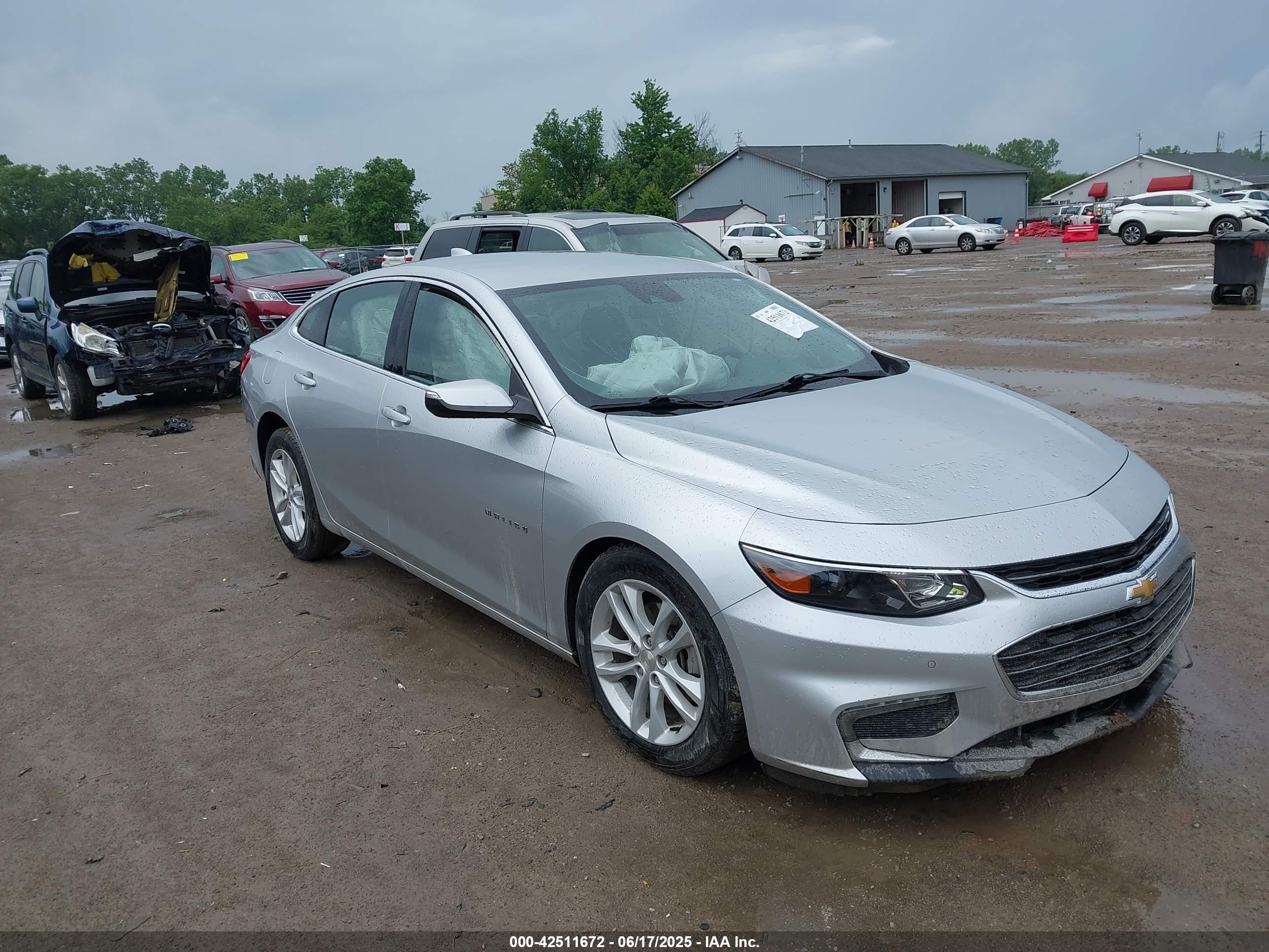 2017 Chevrolet Malibu LT, VIN 1G1ZE5ST1HF108271 — Side