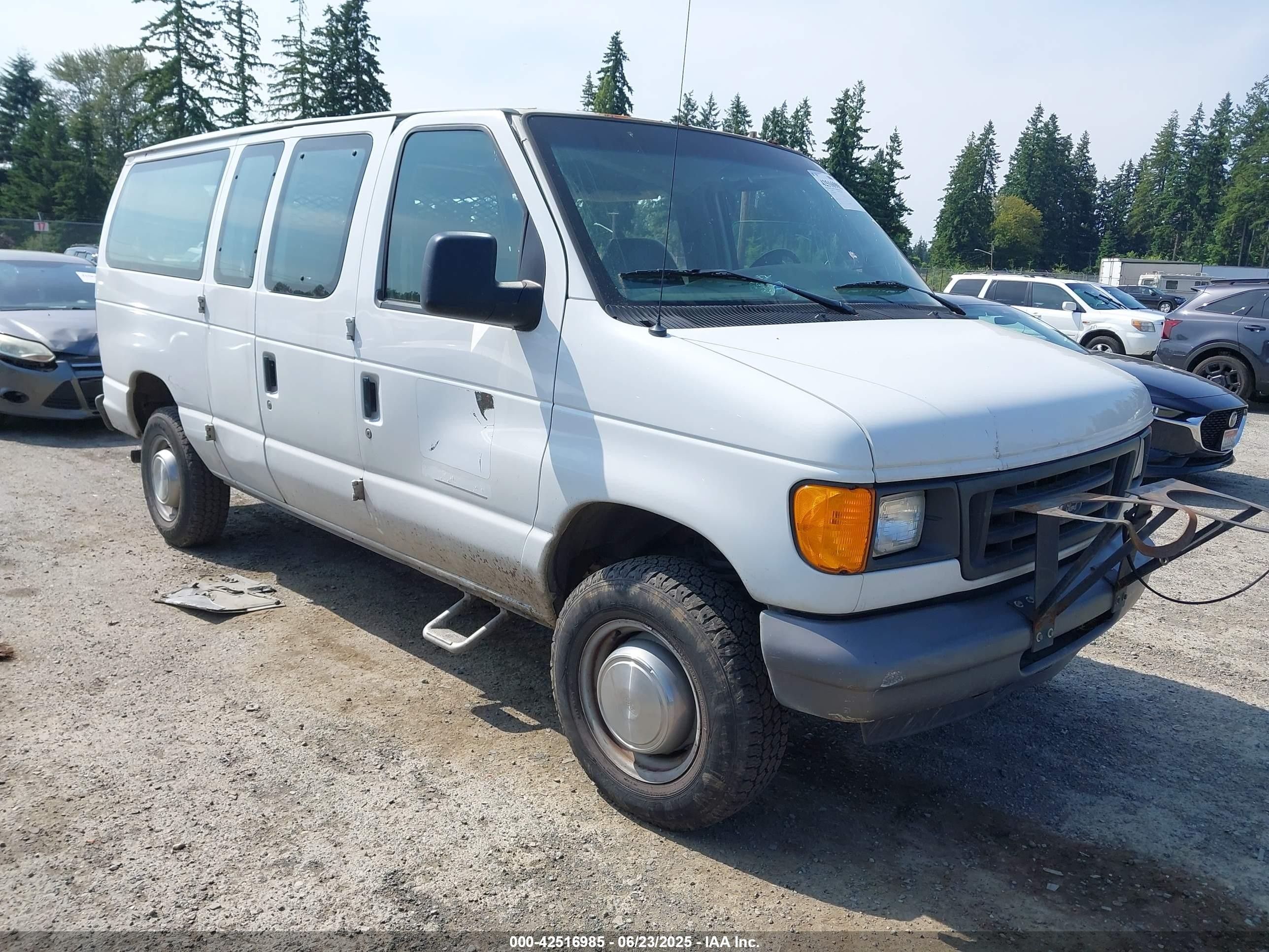 2006 Ford E-350, VIN 1FMNE31L56DB02196 — Опрокидывание