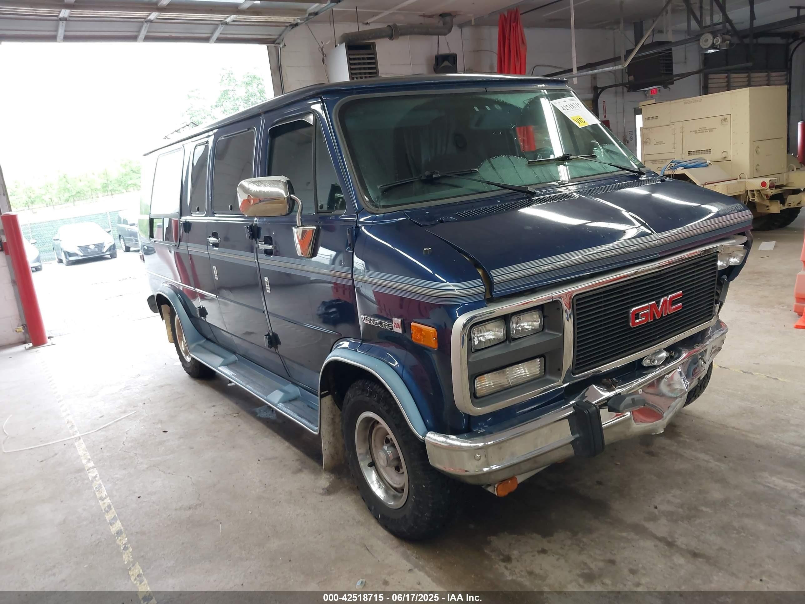 1995 GMC Vandura, VIN 1GDEG25K8SF512995 — Front end