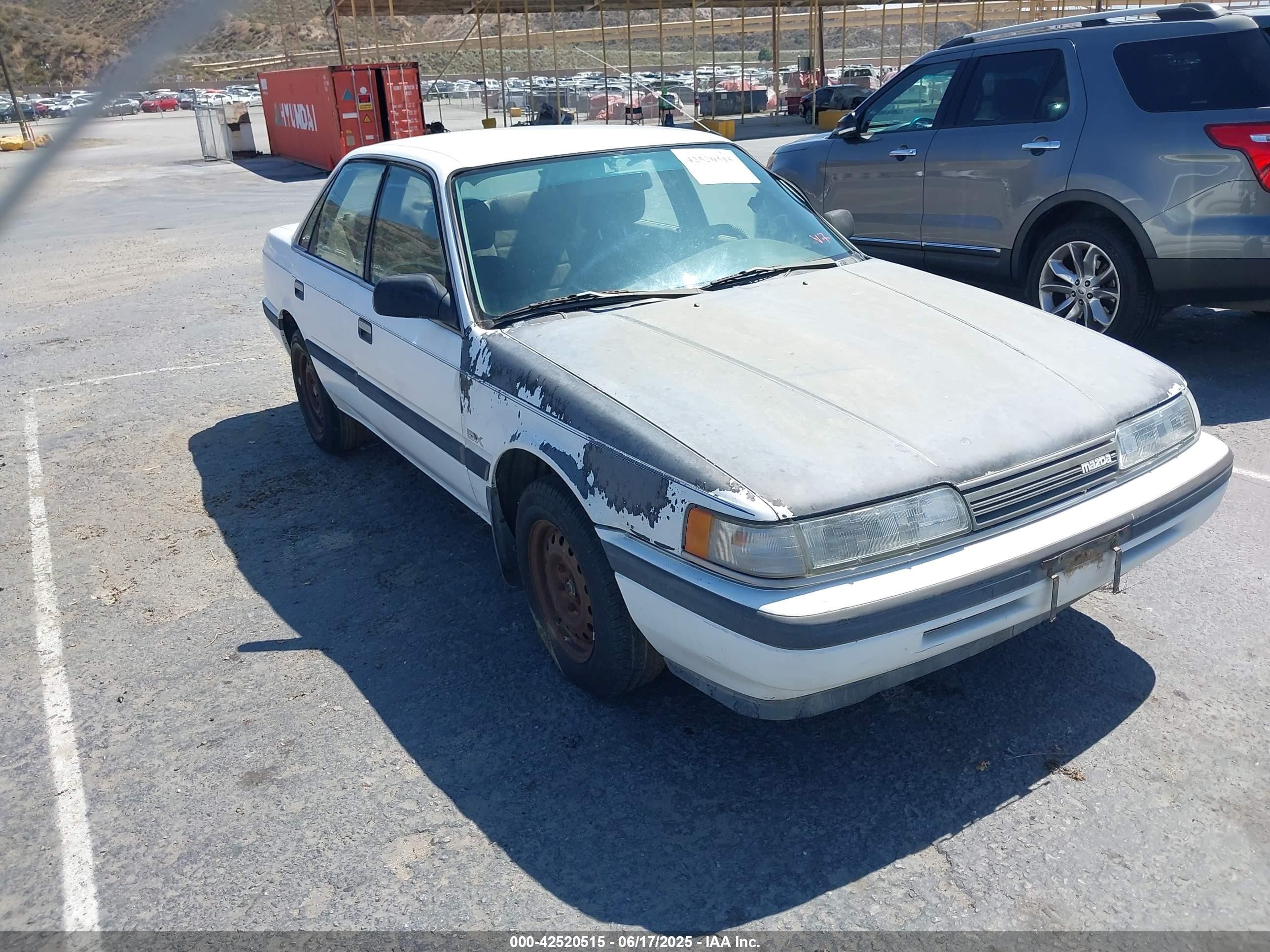 1990 Mazda 626, VIN 1YVGD22B8L5242825 — Front end