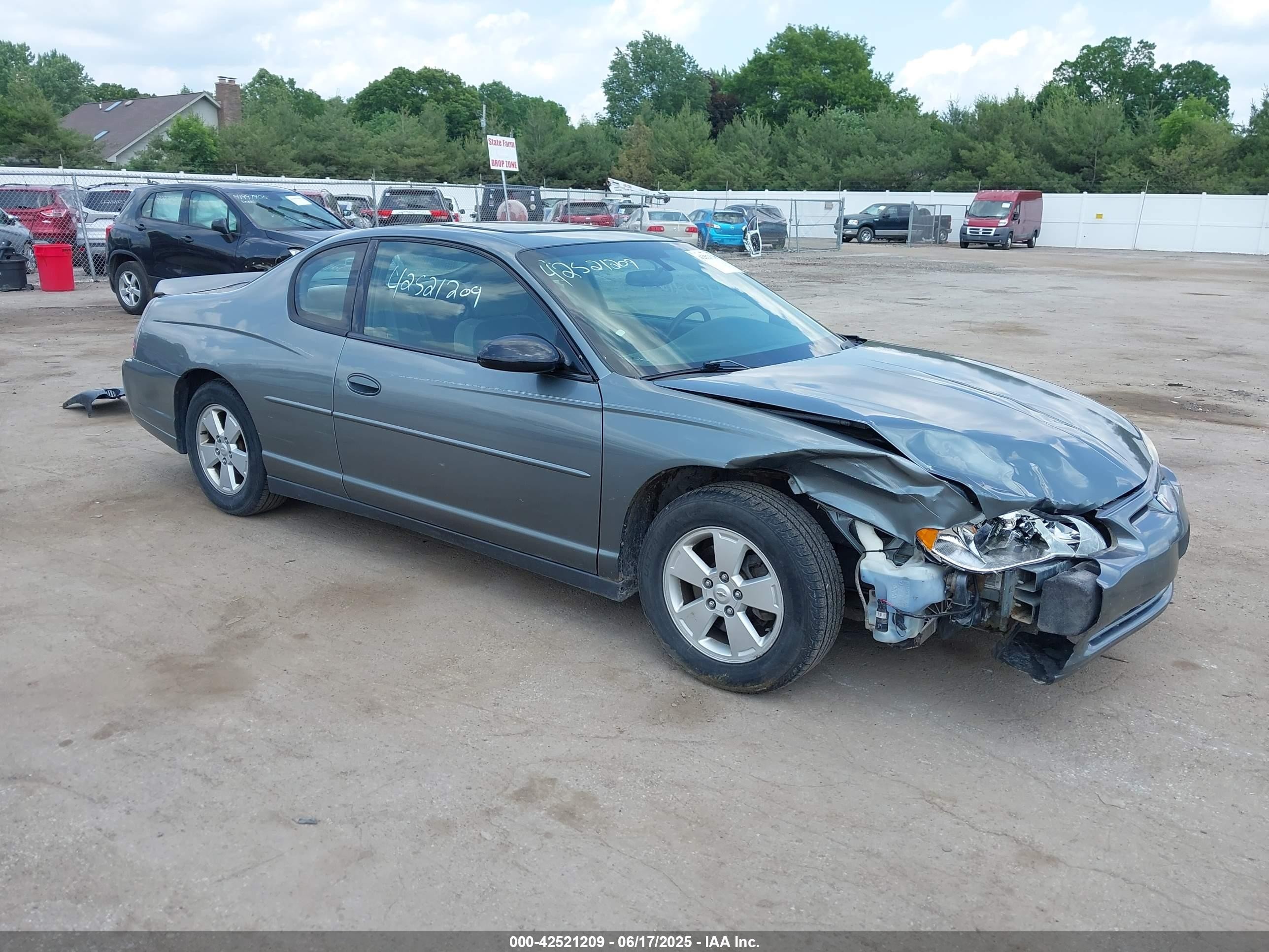 2004 Chevrolet Monte Carlo LS, VIN 2G1WW12EX49397115 — Front end