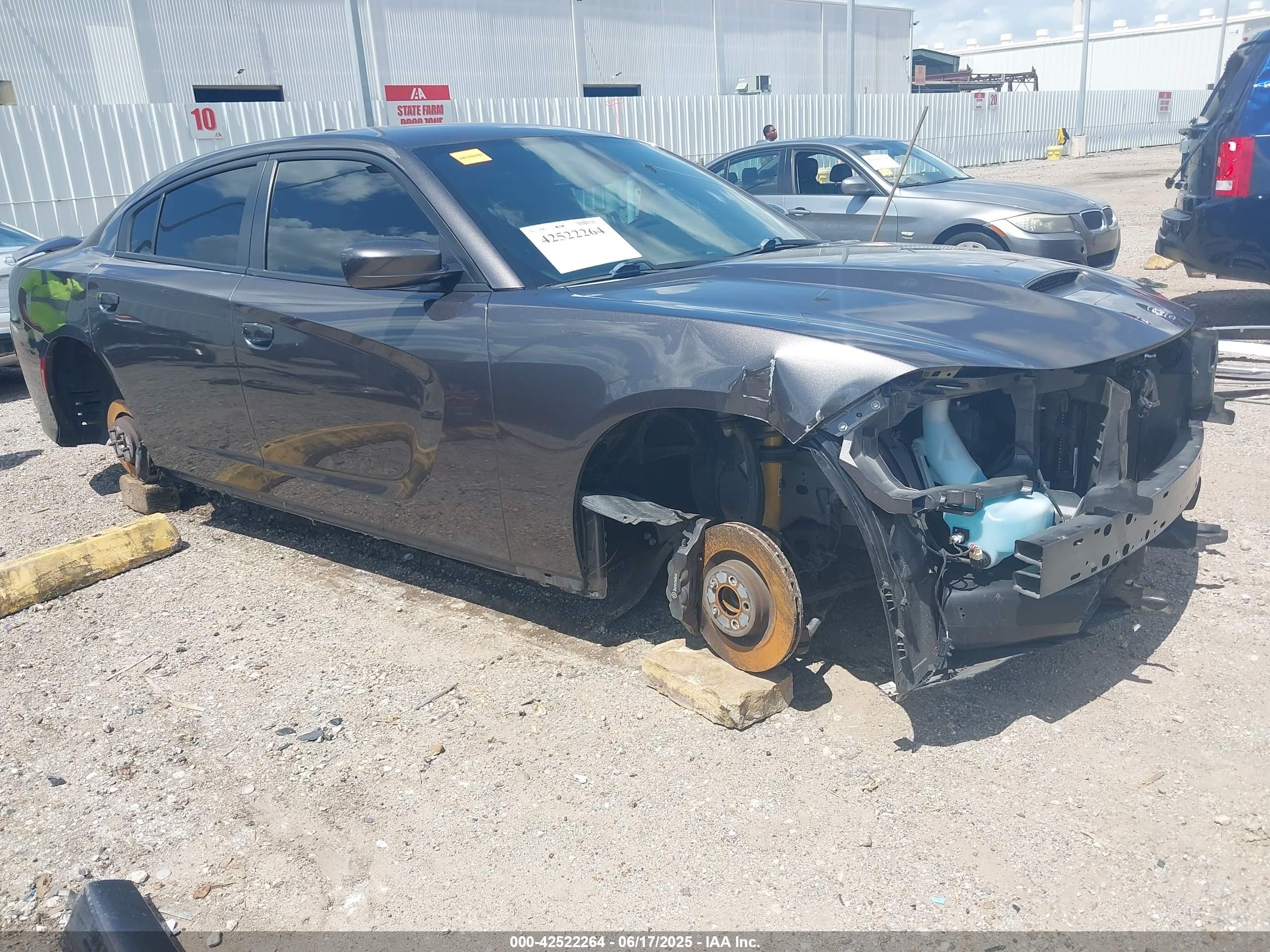 2021 Dodge Charger R/T, VIN 2C3CDXCT1MH640241 — Front end