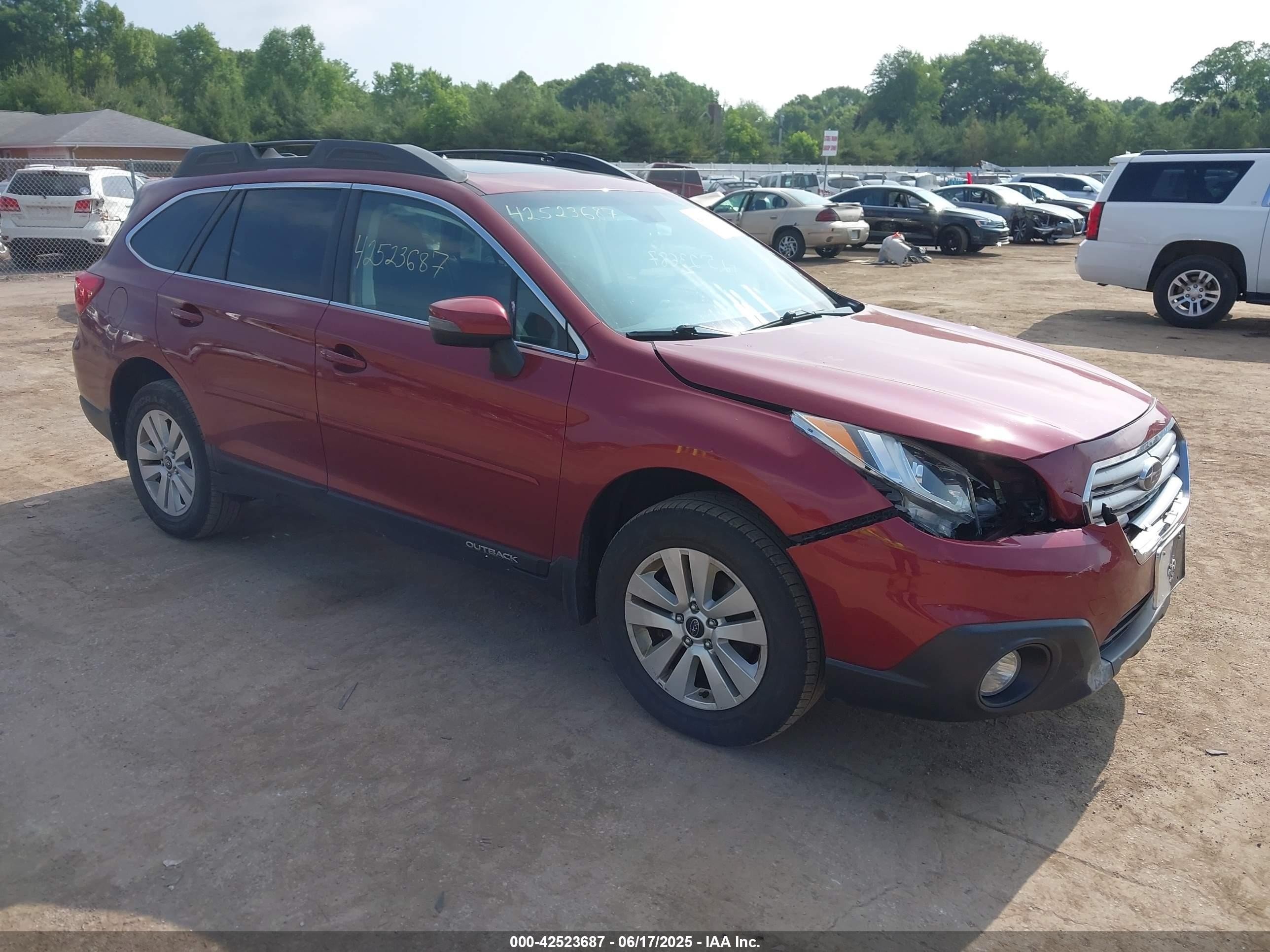 2016 Subaru Outback Premium, VIN 4S4BSAHC4G3317534 — Front end