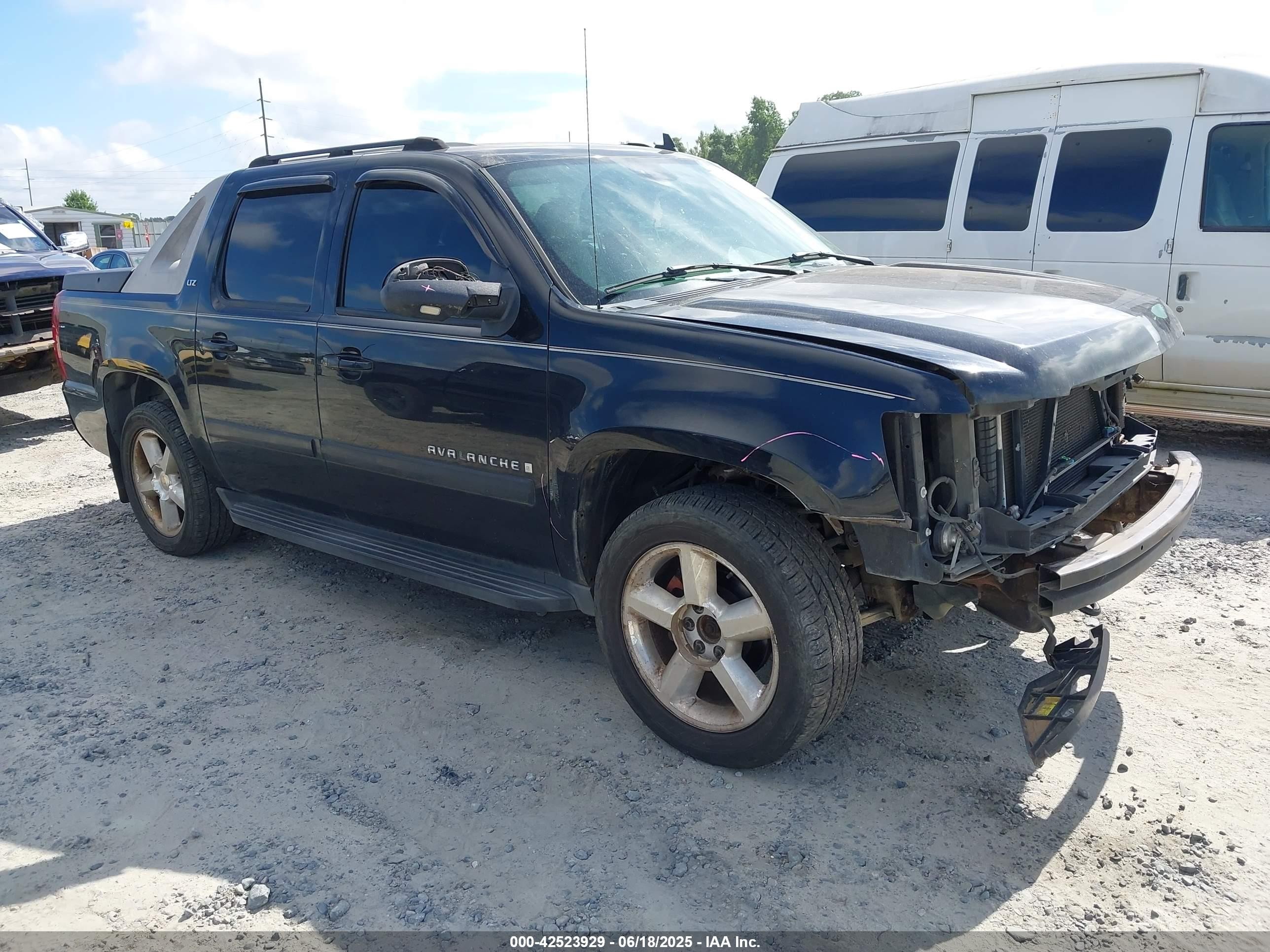 2007 Chevrolet Avalanche 3LT, VIN 3GNFK12327G225714 — Front end