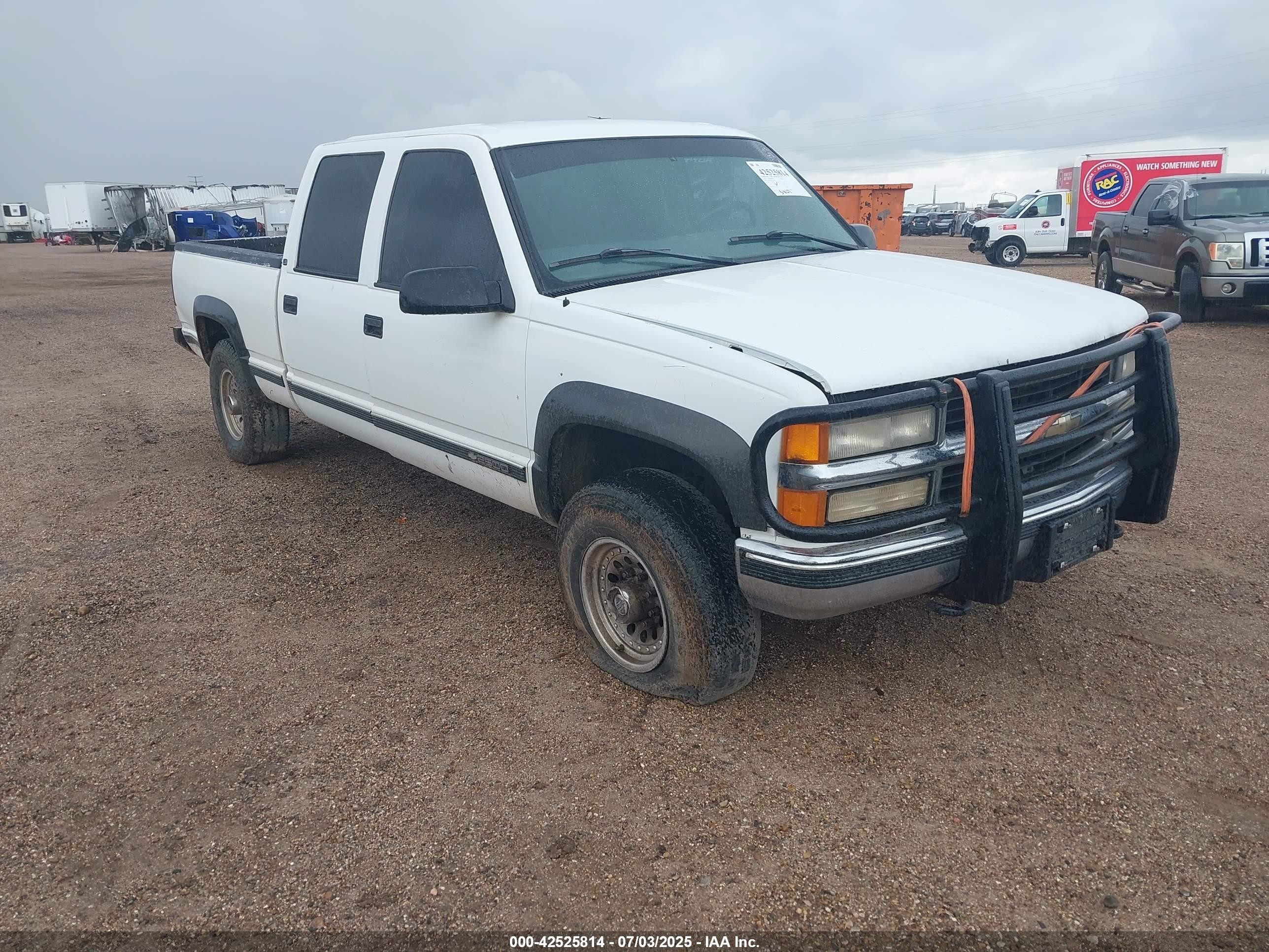 2000 Chevrolet K2500, VIN 1GCGK23R5YF404242 — По всему кузову