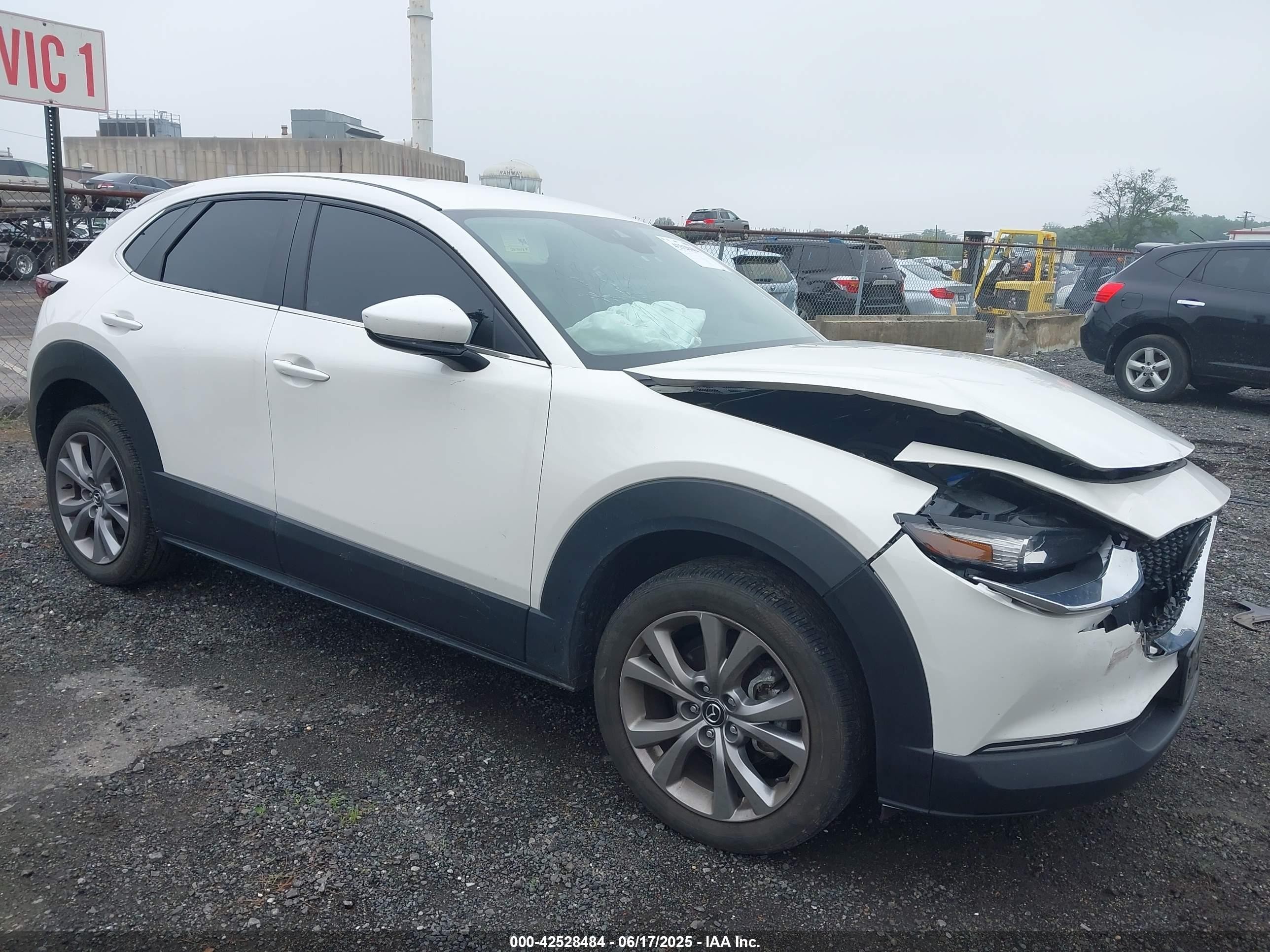 2022 Mazda CX-30 S Select, VIN 3MVDMBBL4NM452304 — Front end