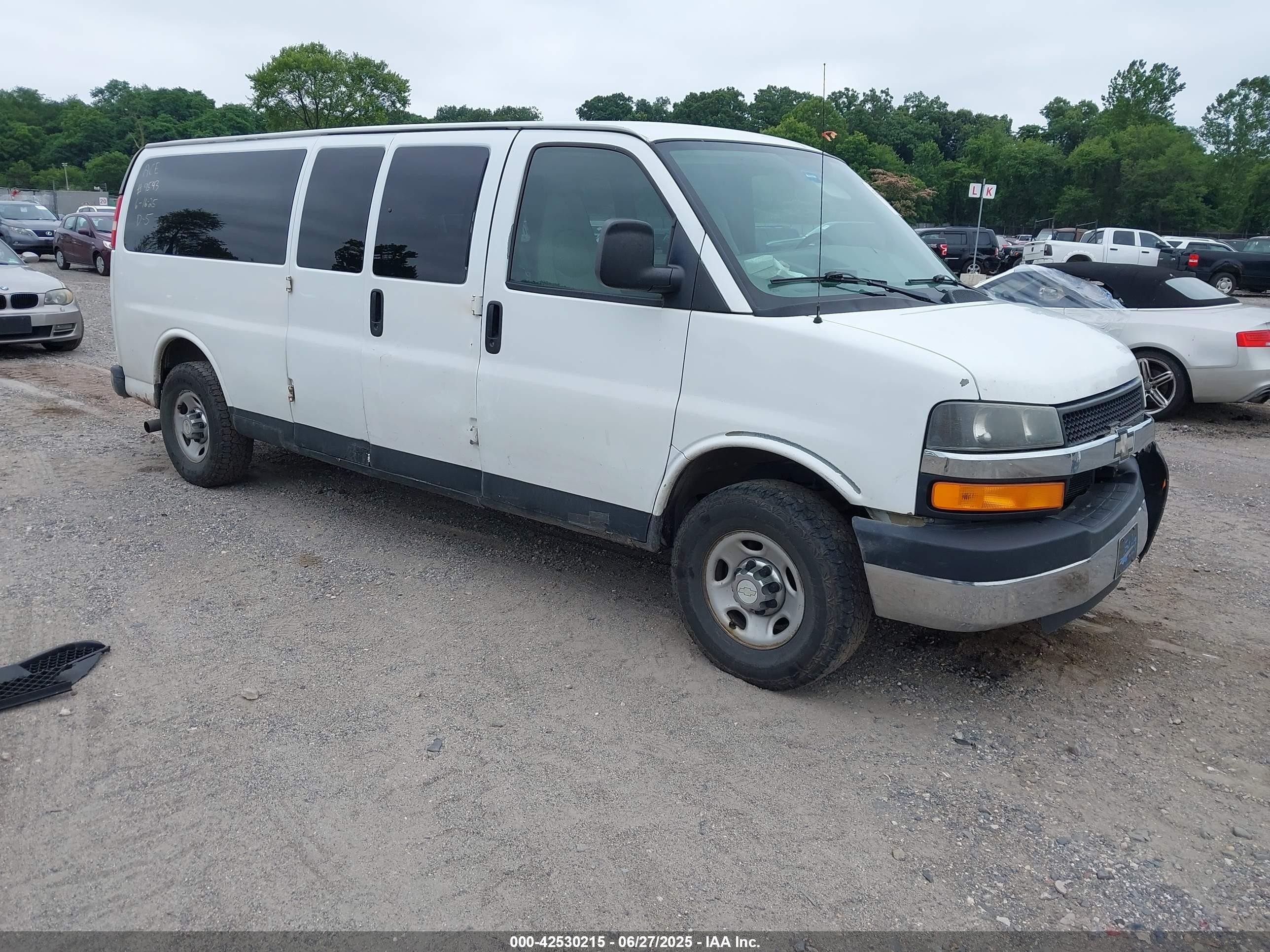 2008 Chevrolet Express Passenger, VIN 1GAHG39K581171068 — Front end