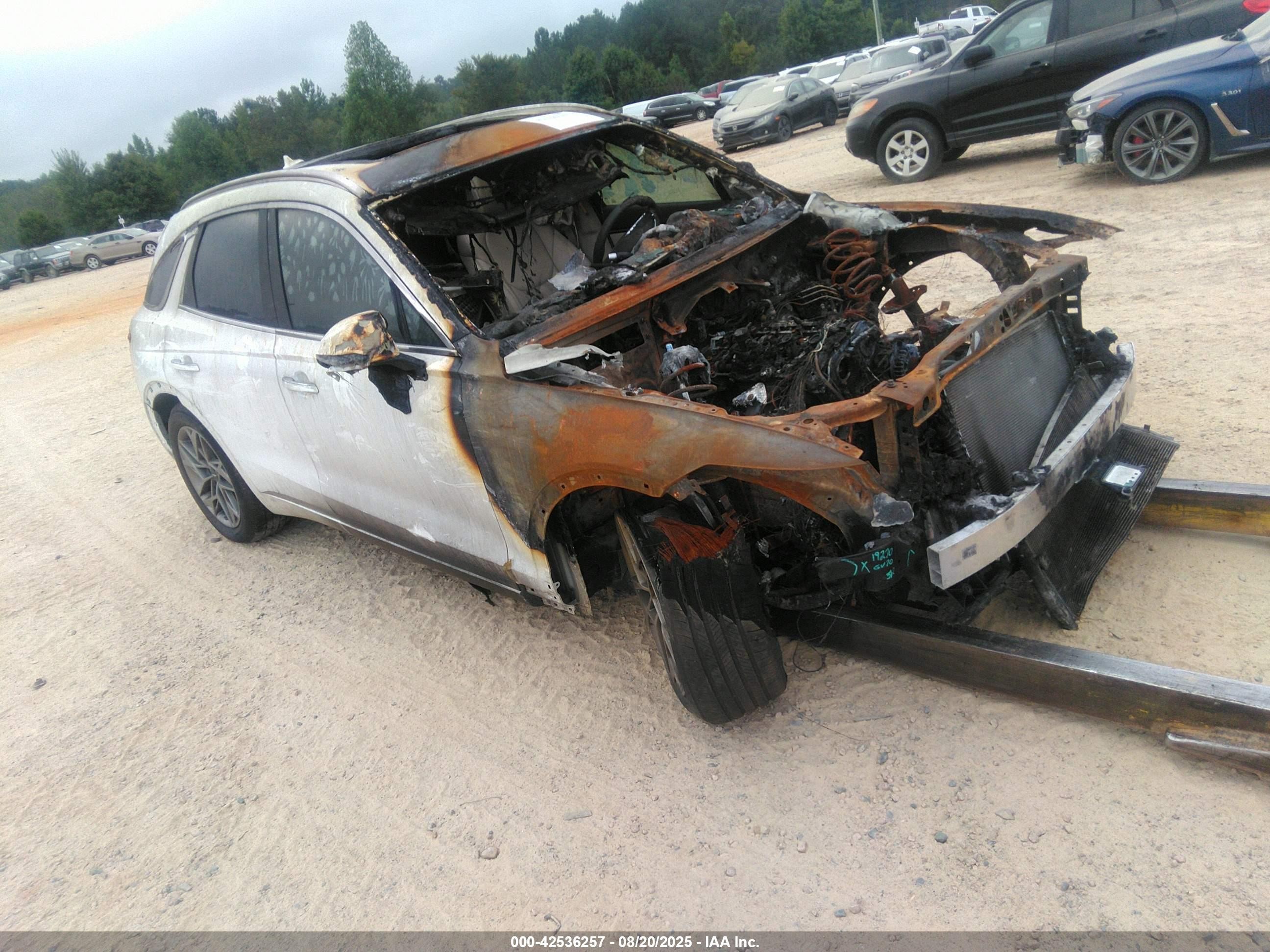 2025 Genesis GV70 2.5T, VIN 5NMMADTB4SH017423 — Burn