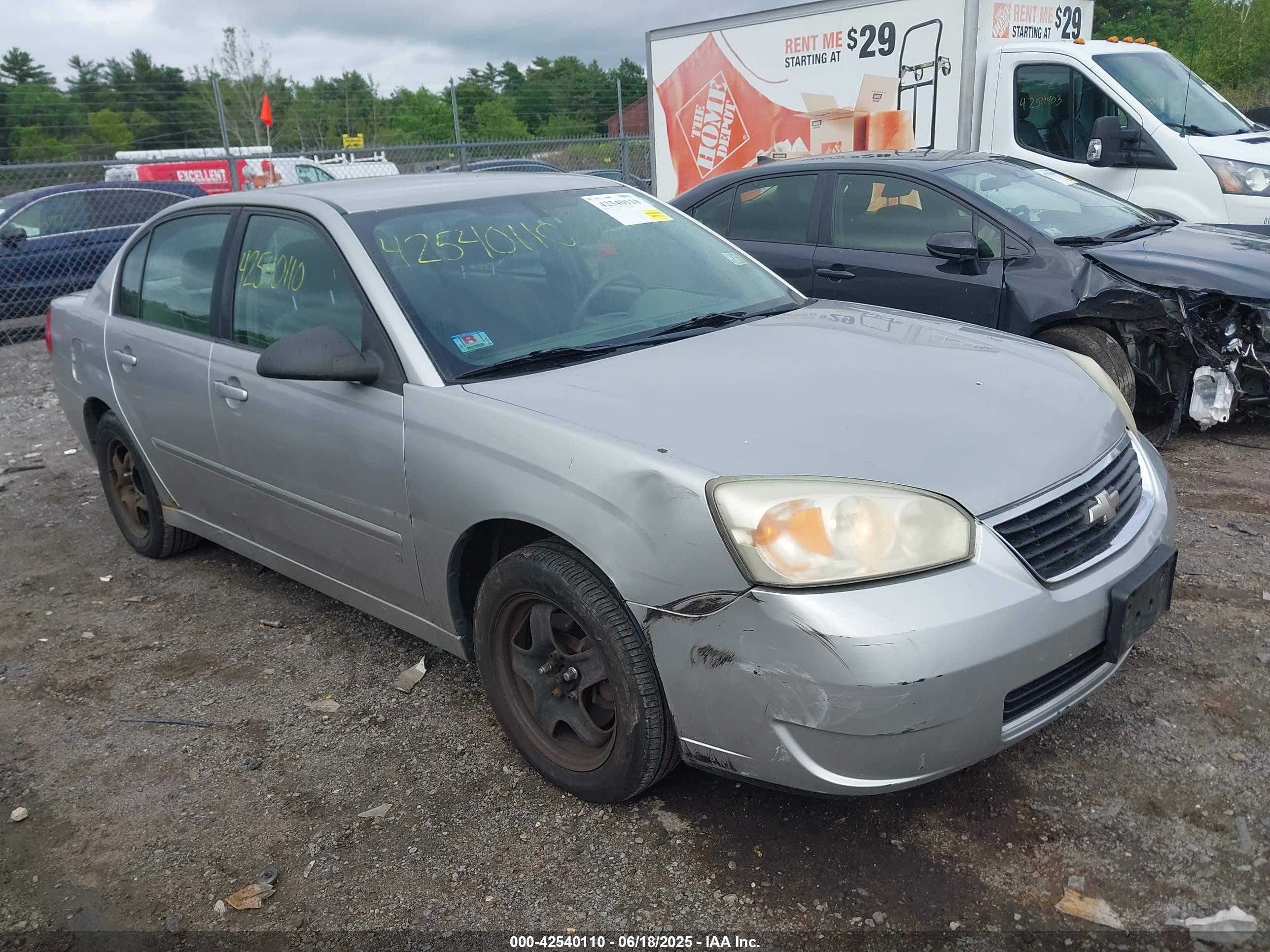 2008 Chevrolet Malibu Classic LT, VIN 1G1ZT58N78F113585 — Front end