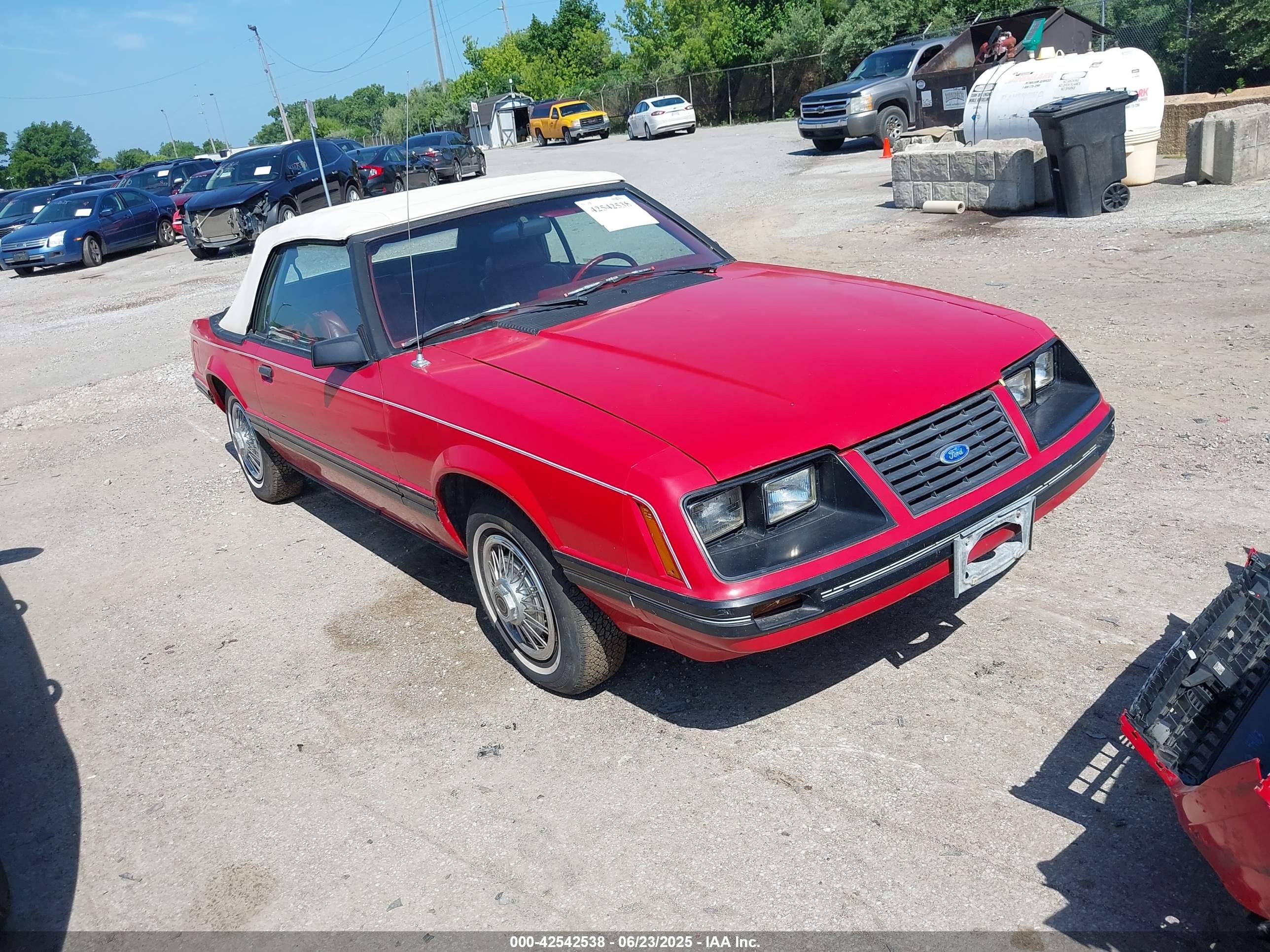 1983 Ford Mustang GLX, VIN 1FABP2737DF133461 — Normal wear