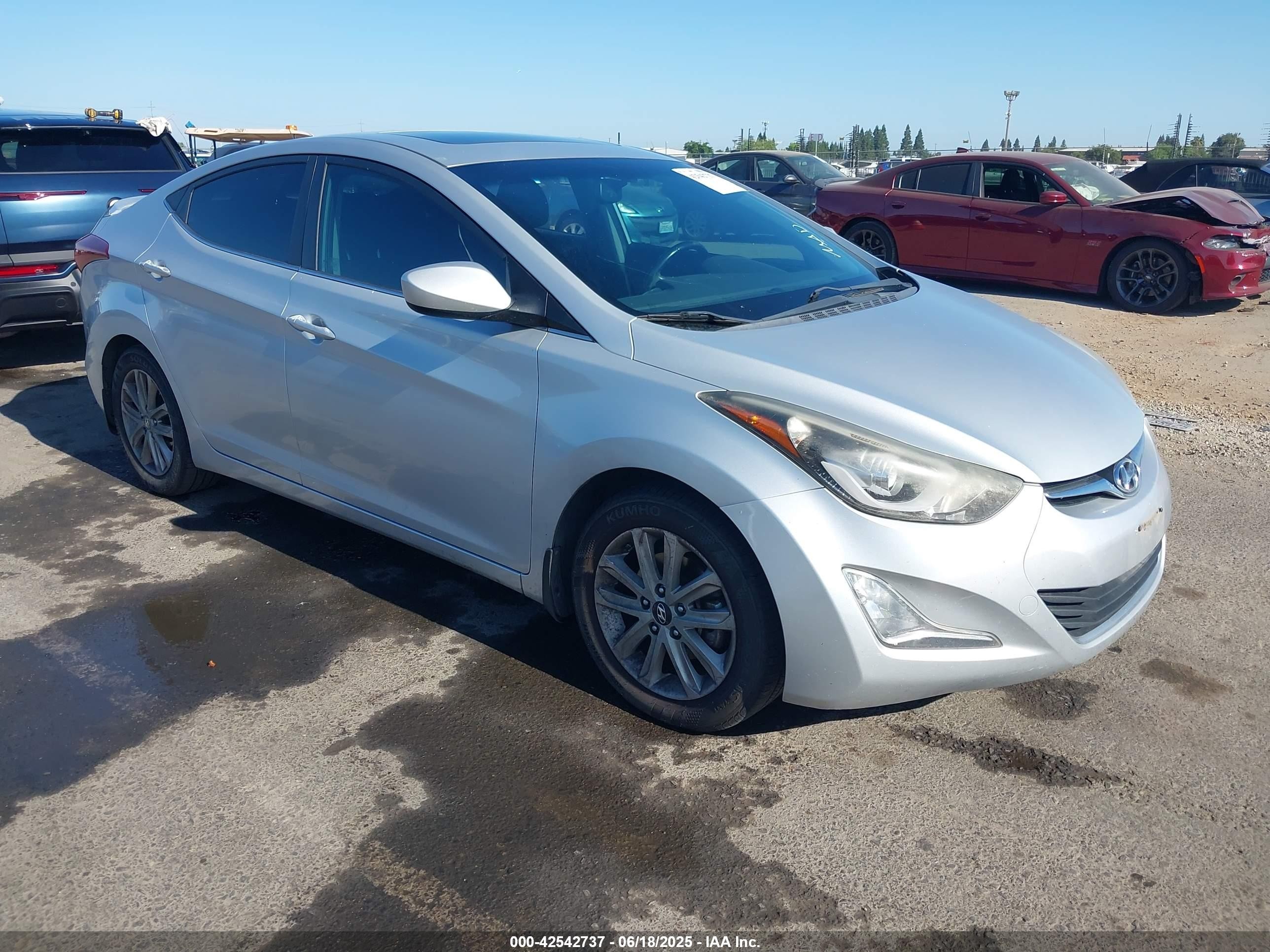 2015 Hyundai Elantra Limited, VIN KMHDH4AE9FU230905 — Auction photo