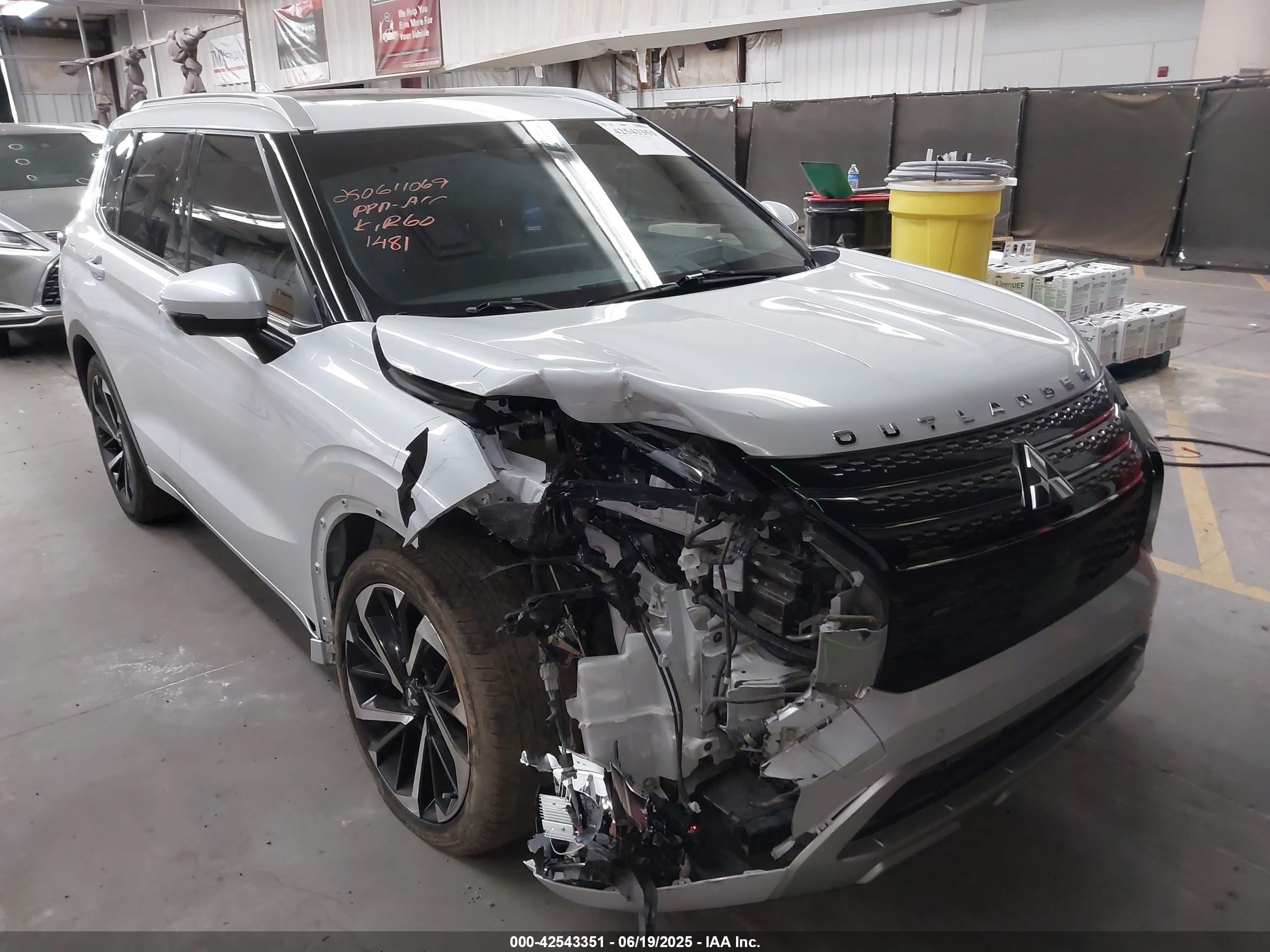 2022 Mitsubishi Outlander SEL, VIN JA4J4VA81NZ091481 — Front end
