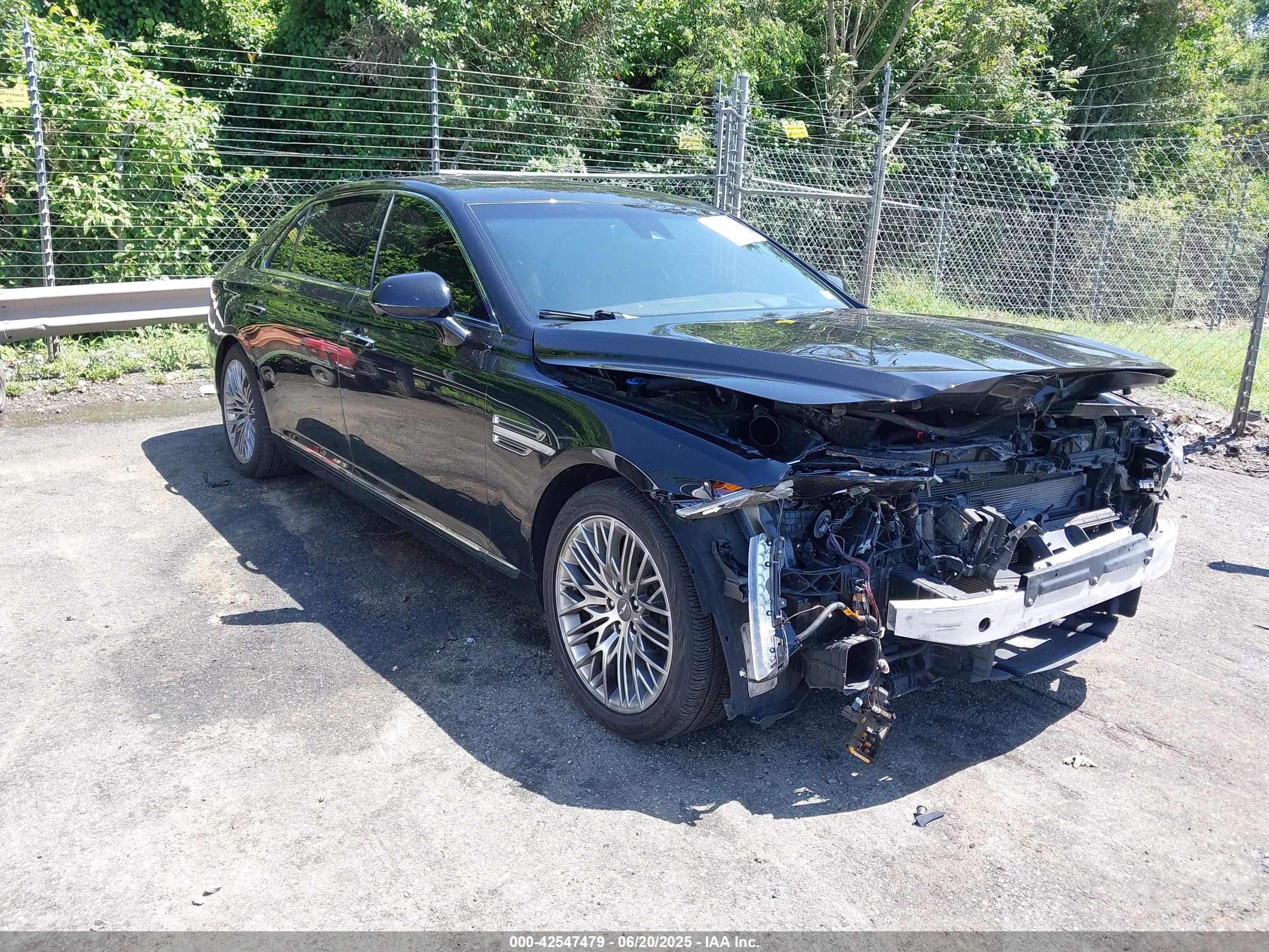 2022 Genesis G90 Ultimate, VIN KMTF54PH3NU094519 — Front end